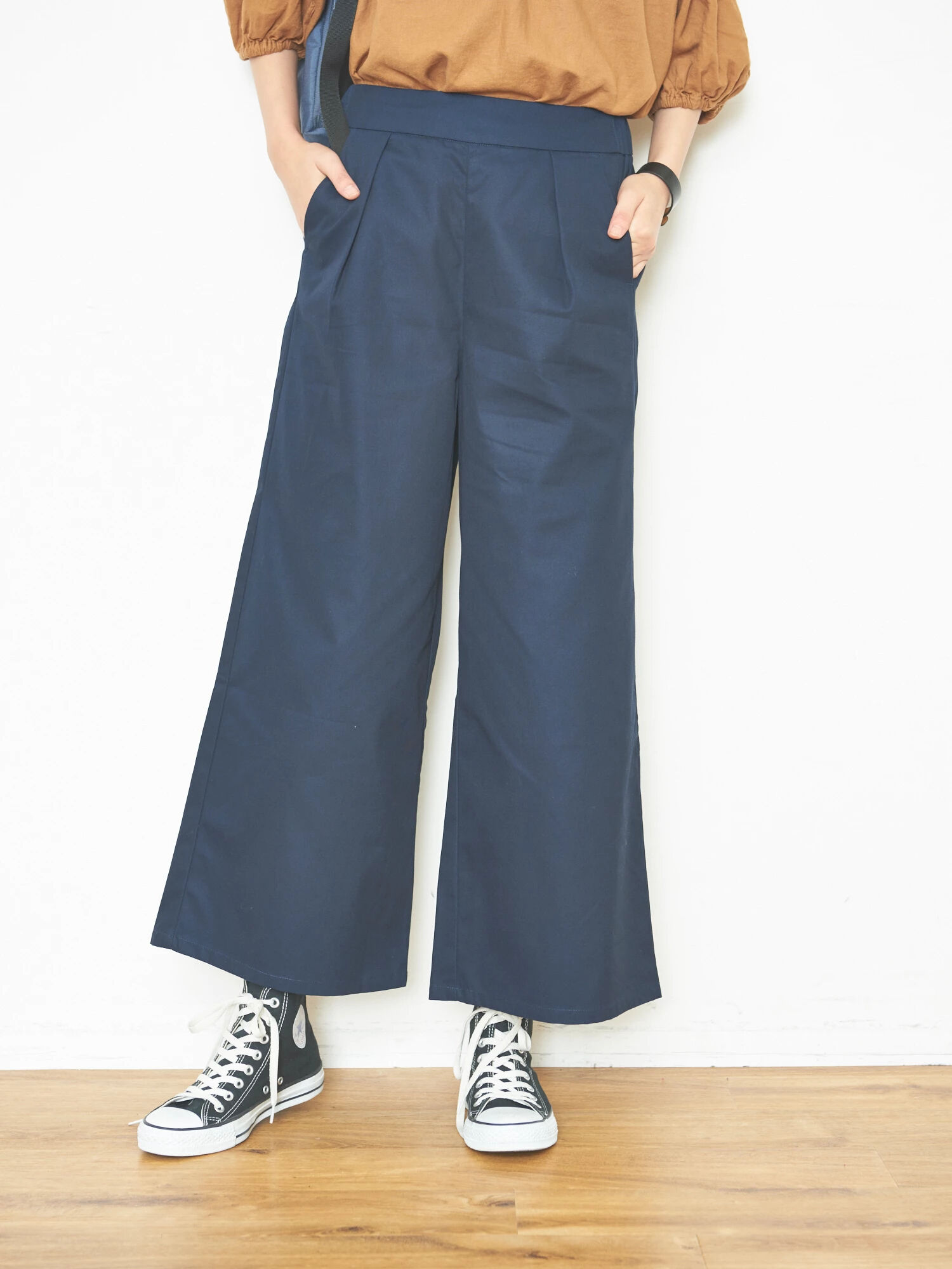 タックワイドパンツ