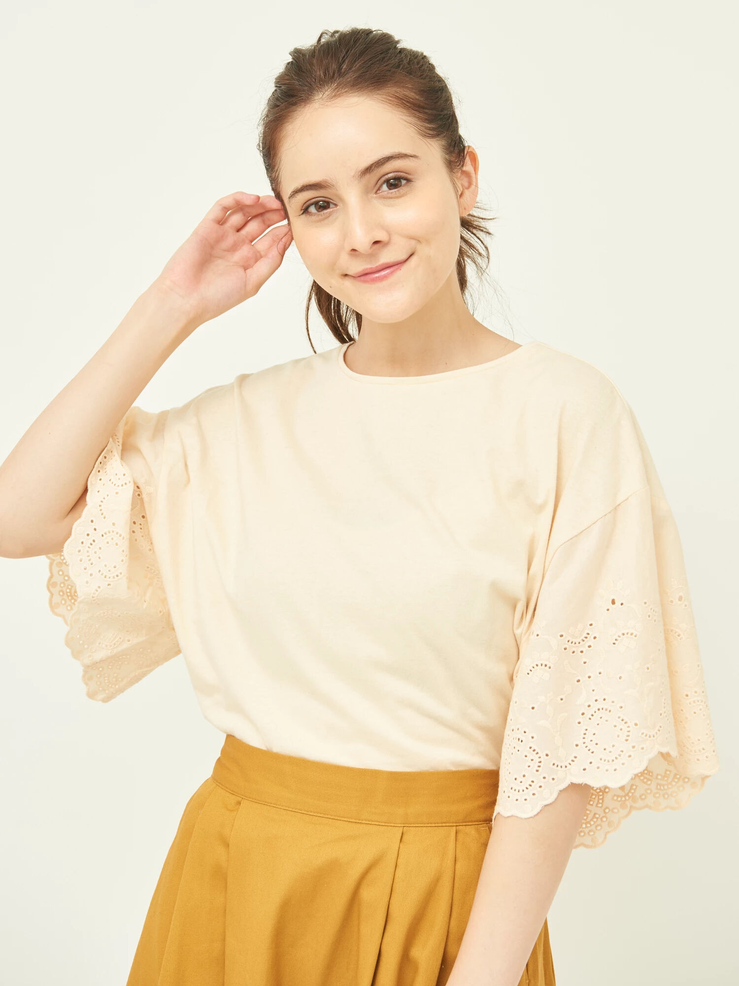 ・袖レースカットプルオーバー