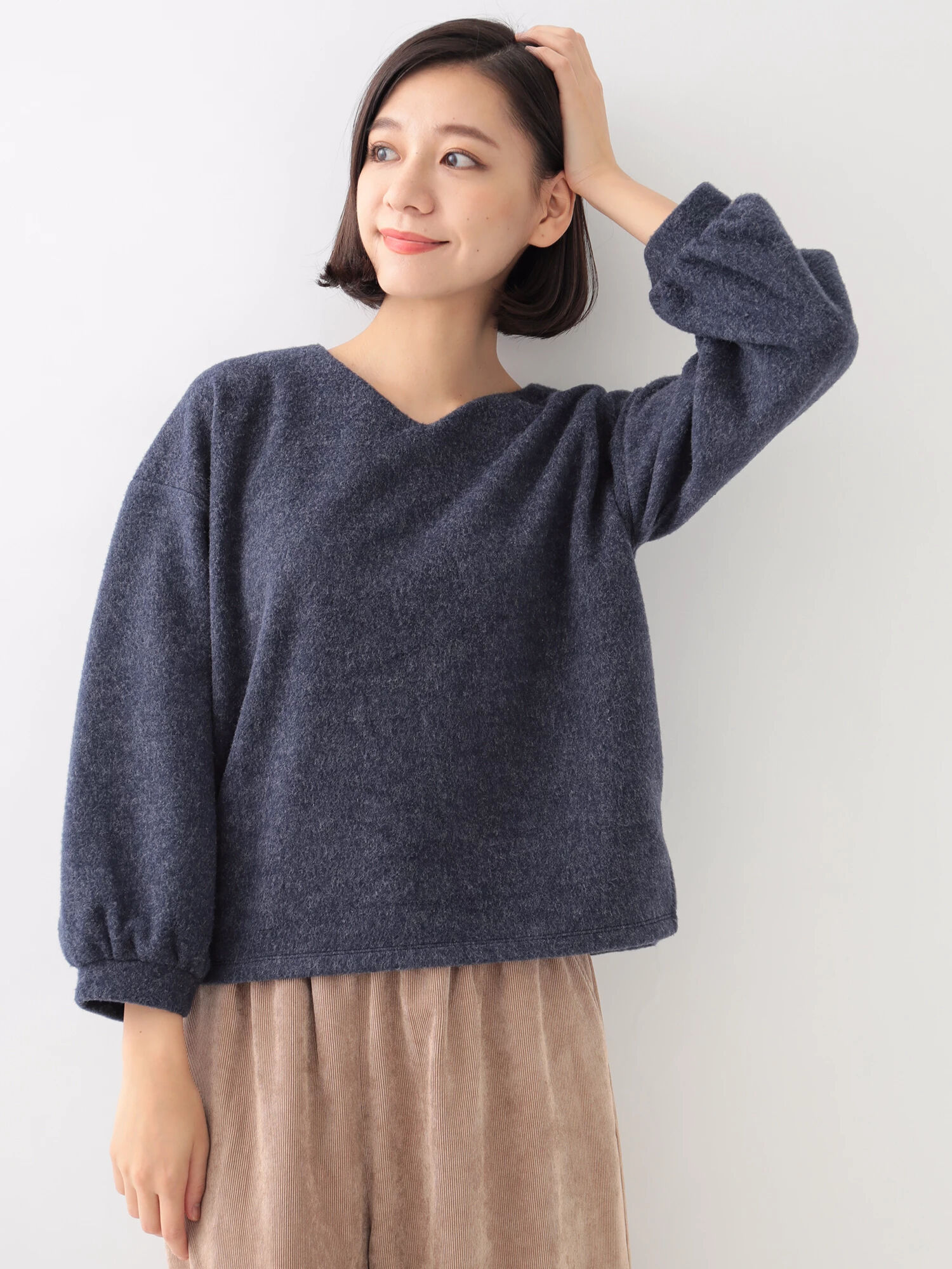 サカリバ起毛Vネックプルオーバー