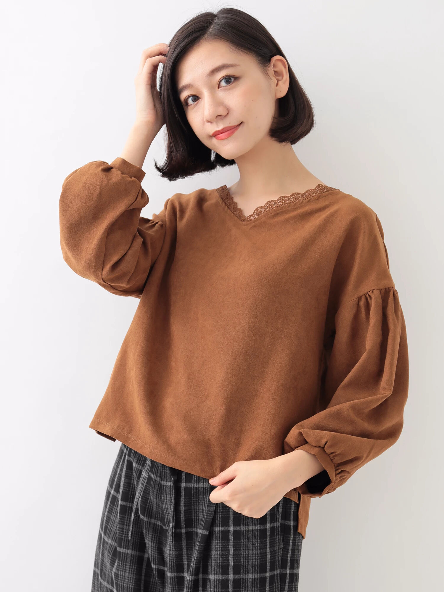 ・衿レーススウェードプルオーバー