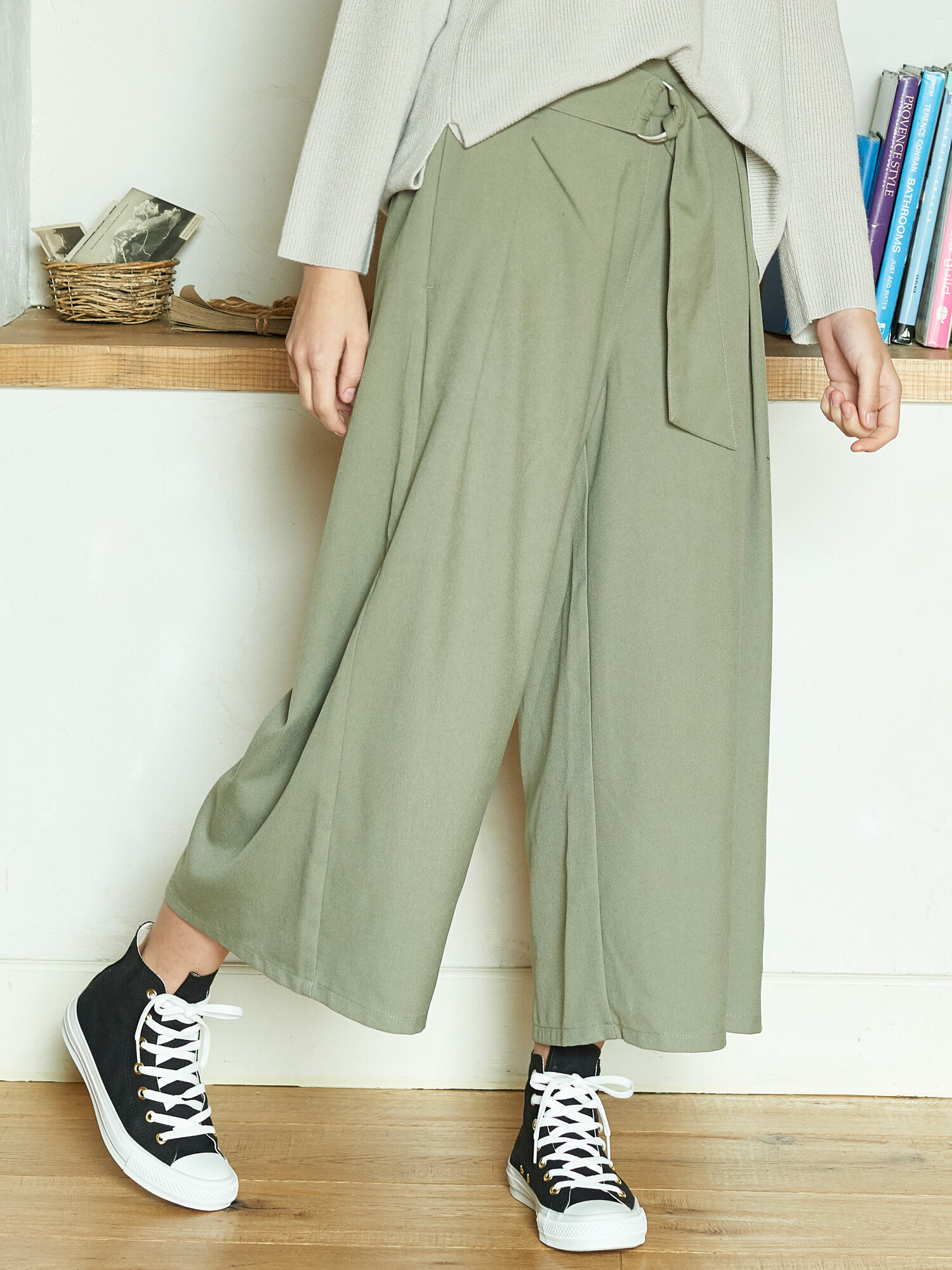 ・サッシュ付き無地ワイドパンツ