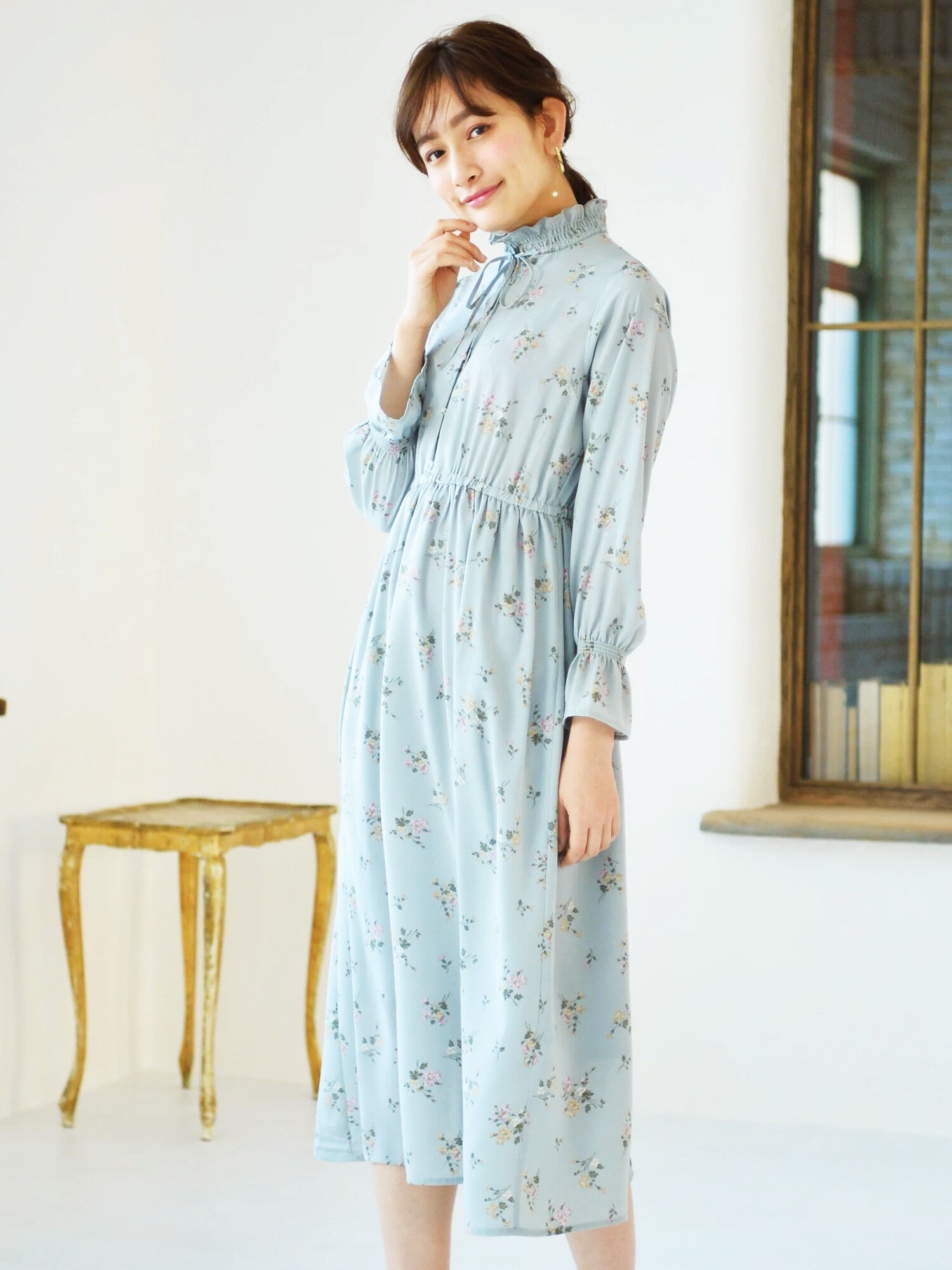 ・スタンドネックフラワーワンピース