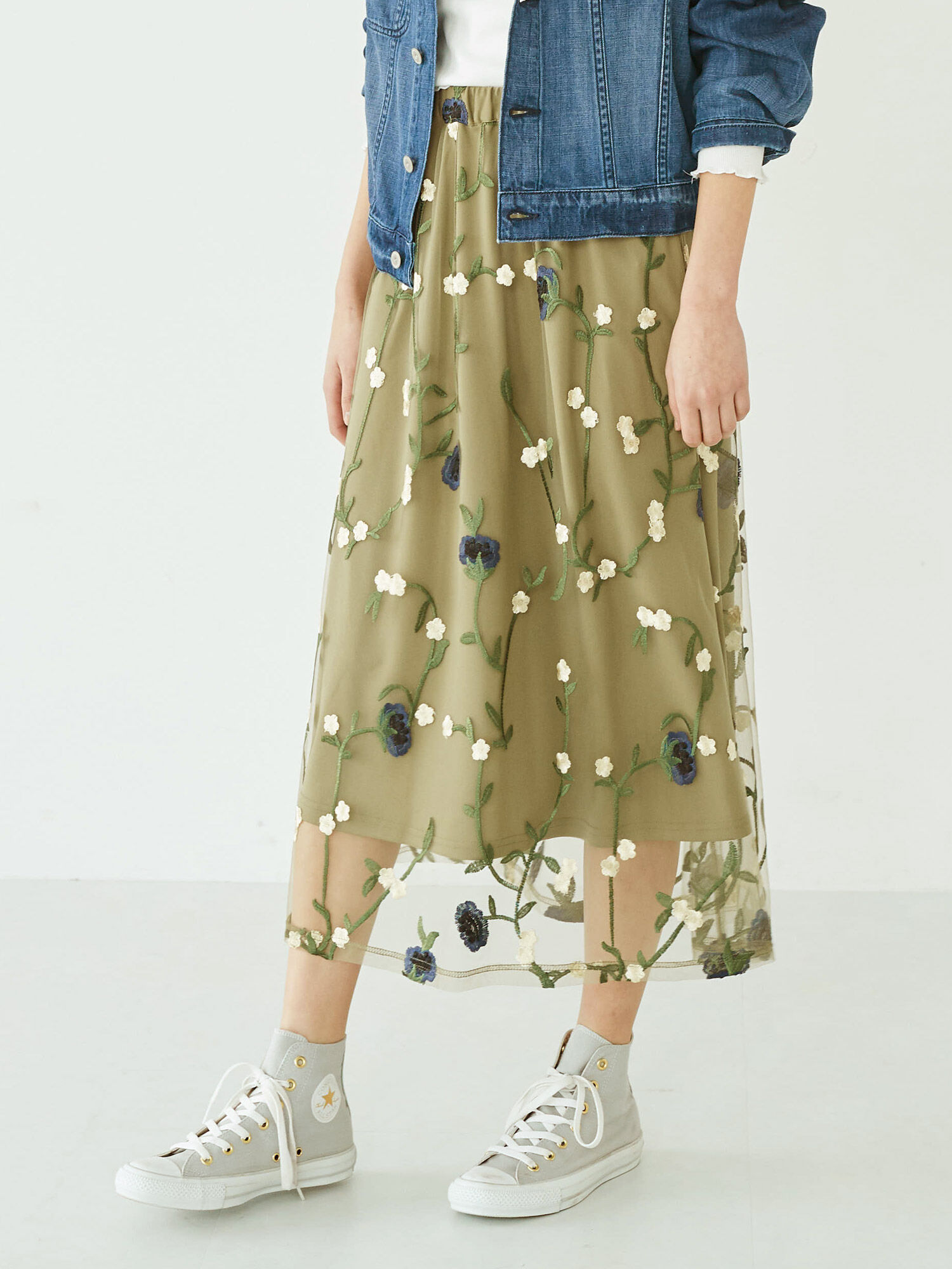 カラーエンブロイダリーチュールスカート