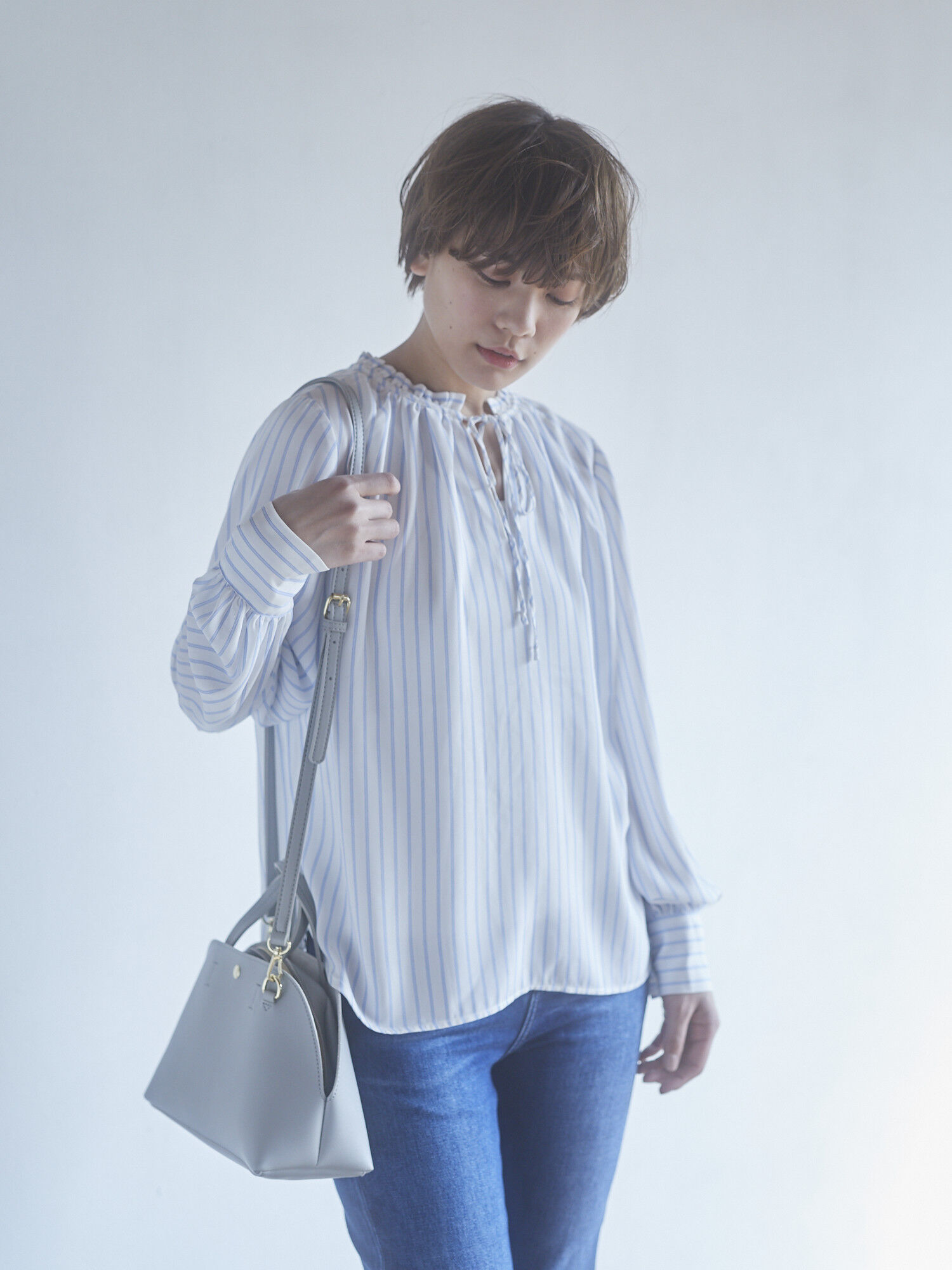 ＜ＷＥＢ限定大きな・小さなサイズ＞とろみスタンドカラーブラウス