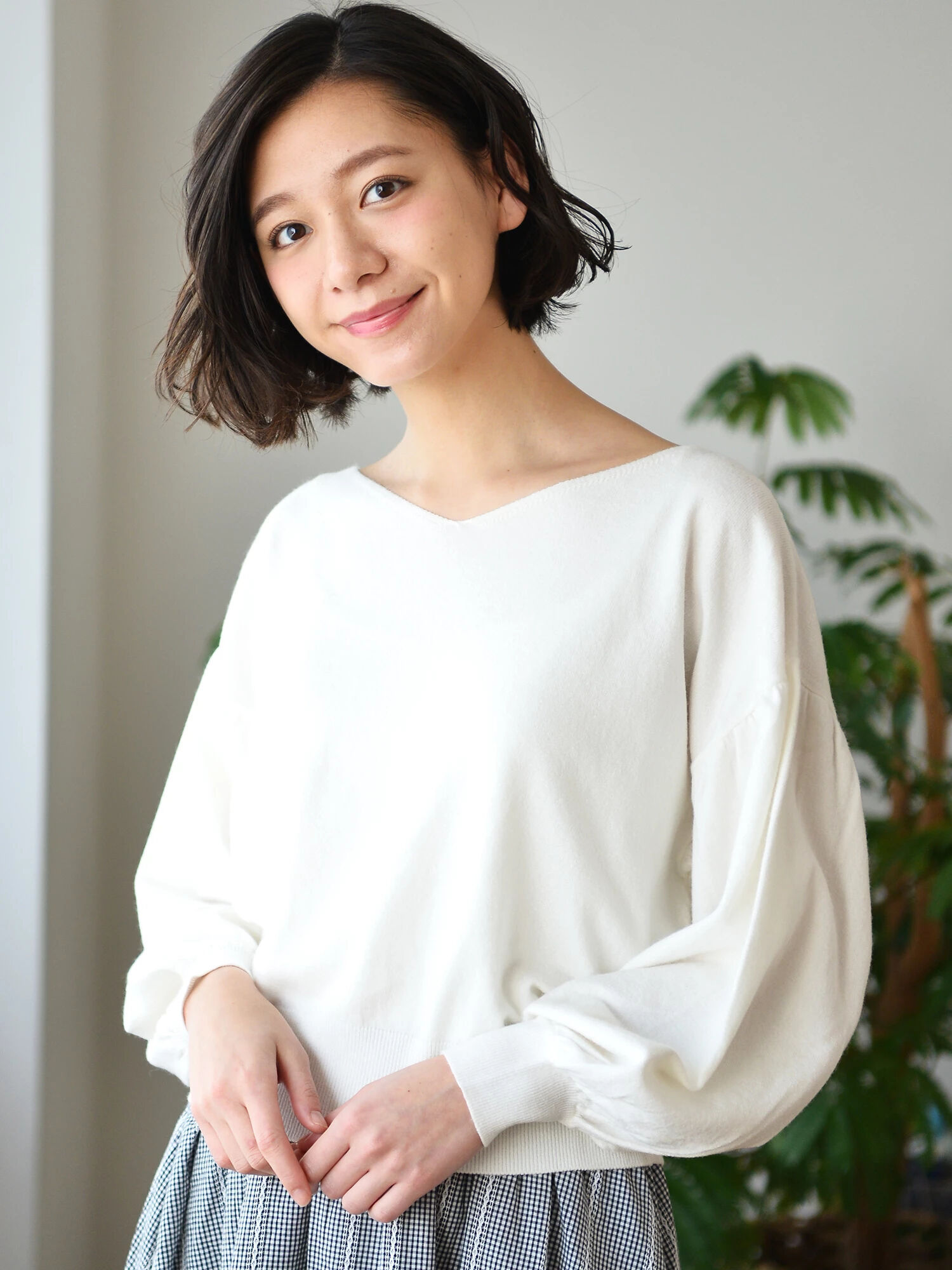 ・Vネックボリュームスリーブニットプルオーバー