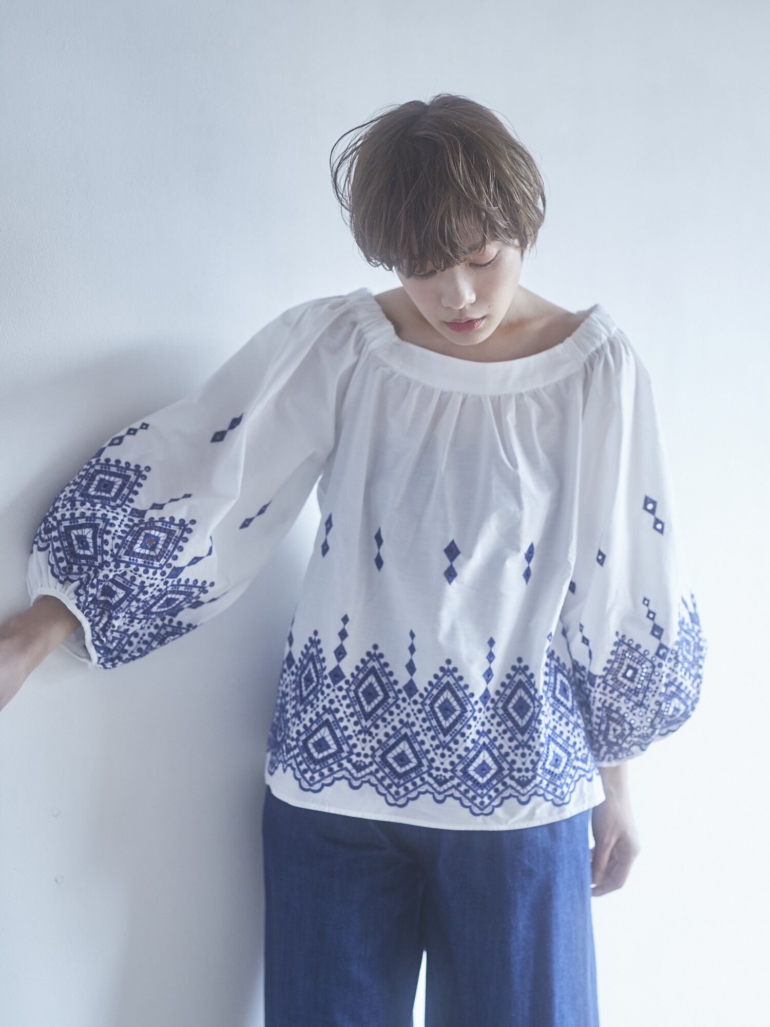 ・2wayエンブロイダリープルオーバー