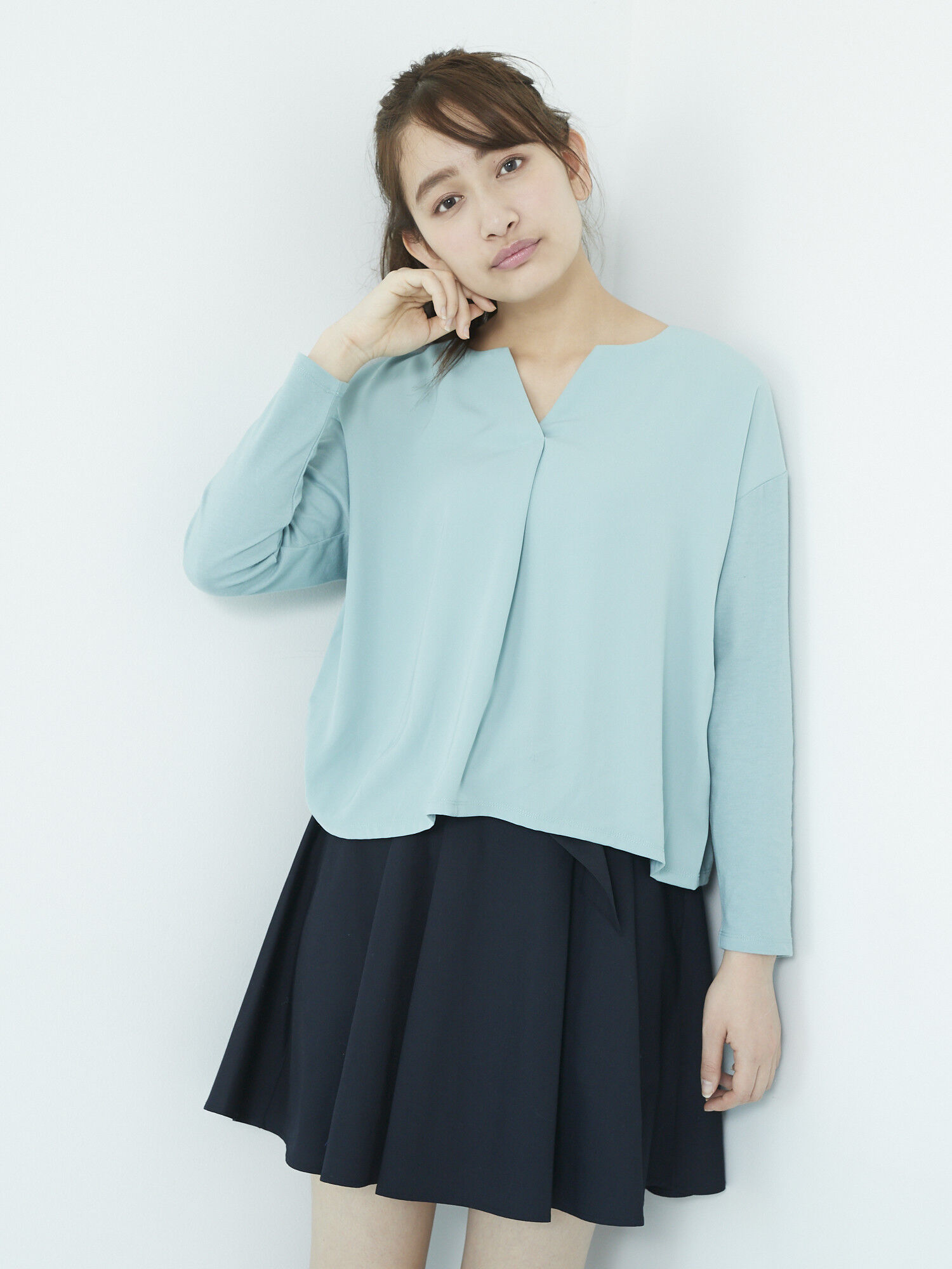 ＜ＷＥＢ限定大きな・小さなサイズ＞・ブラウソー(スリットネック)