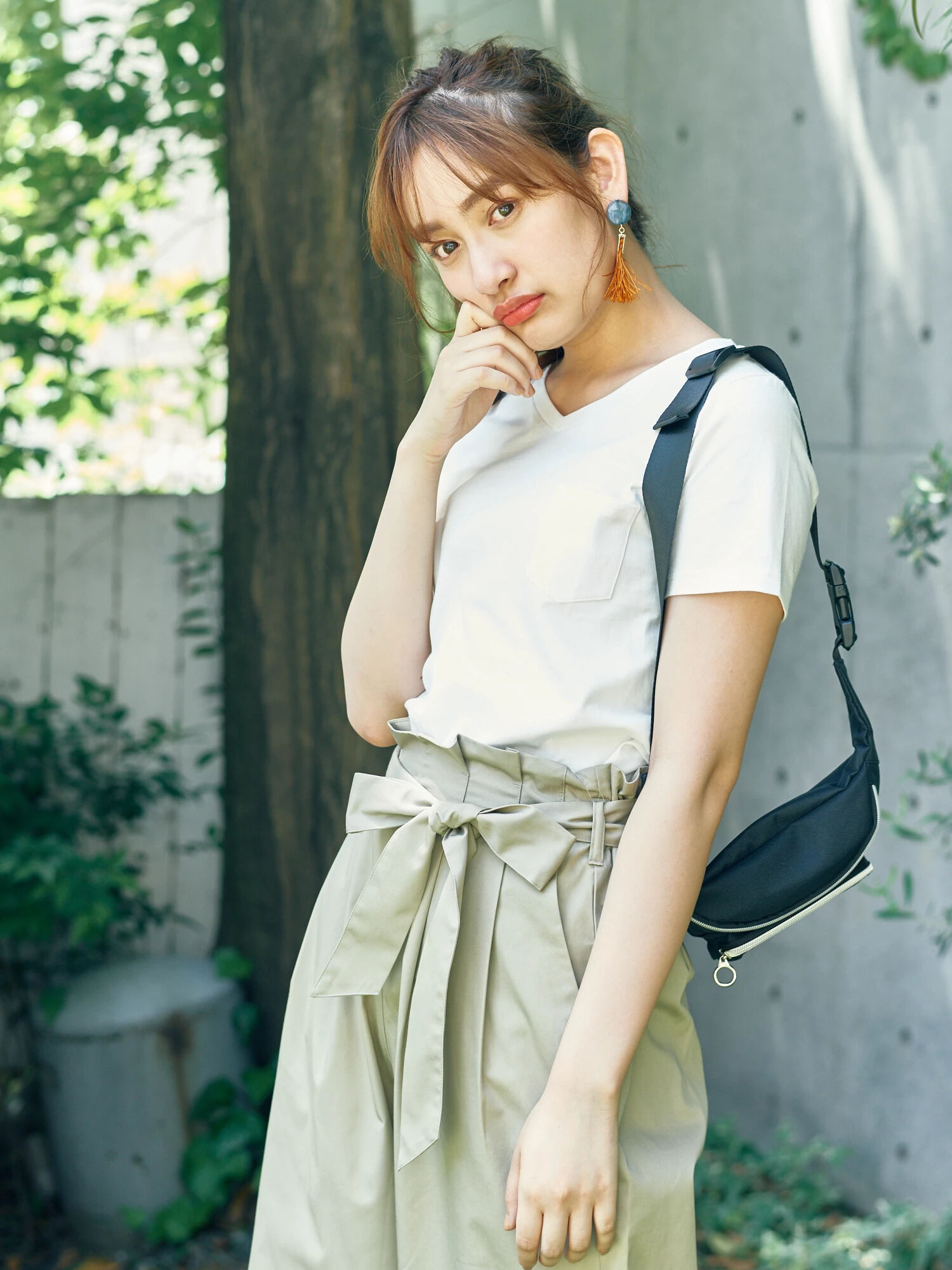 ・ベーシックVネックTシャツ