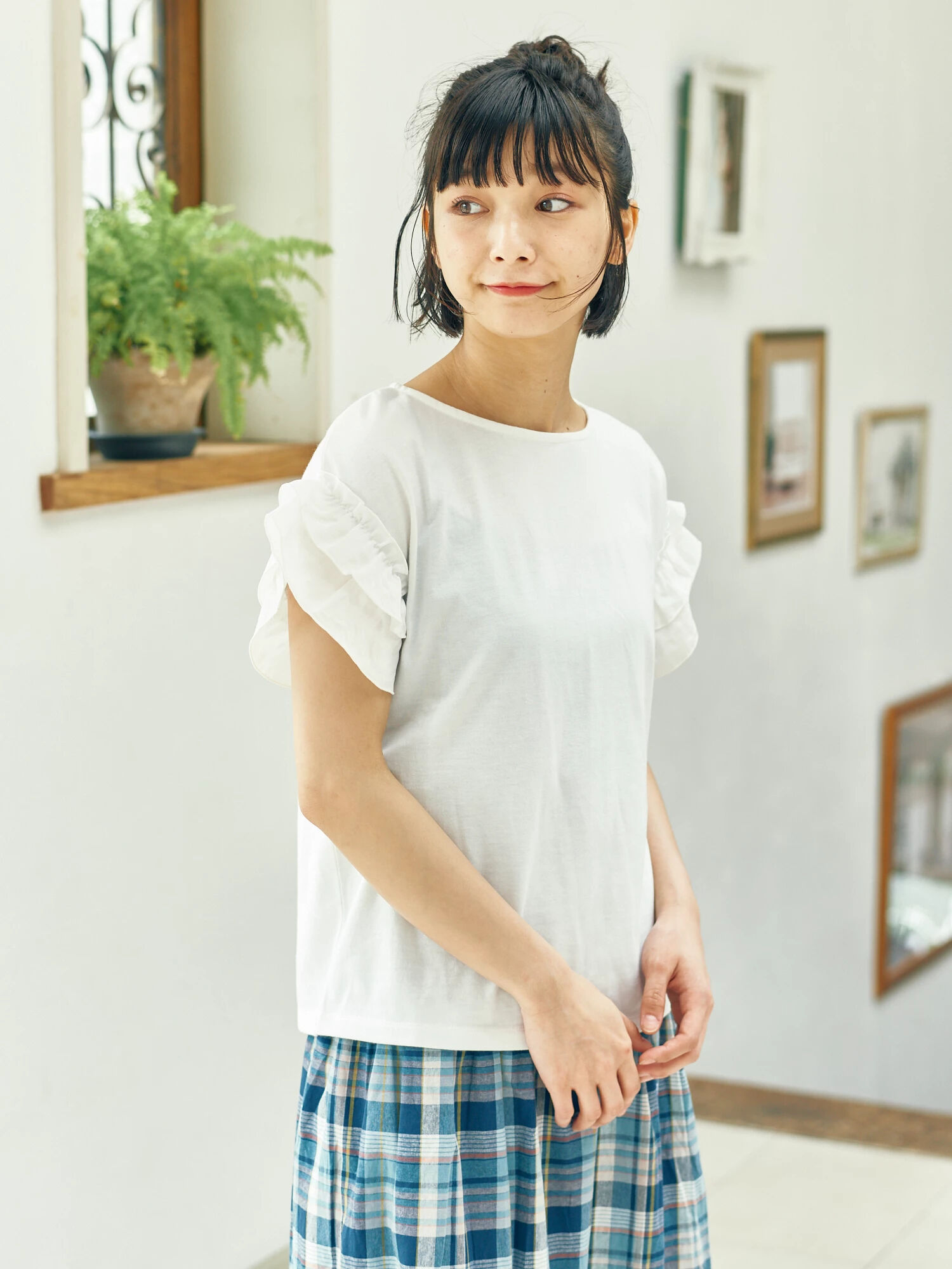 ・袖異素材フリルプルオーバー