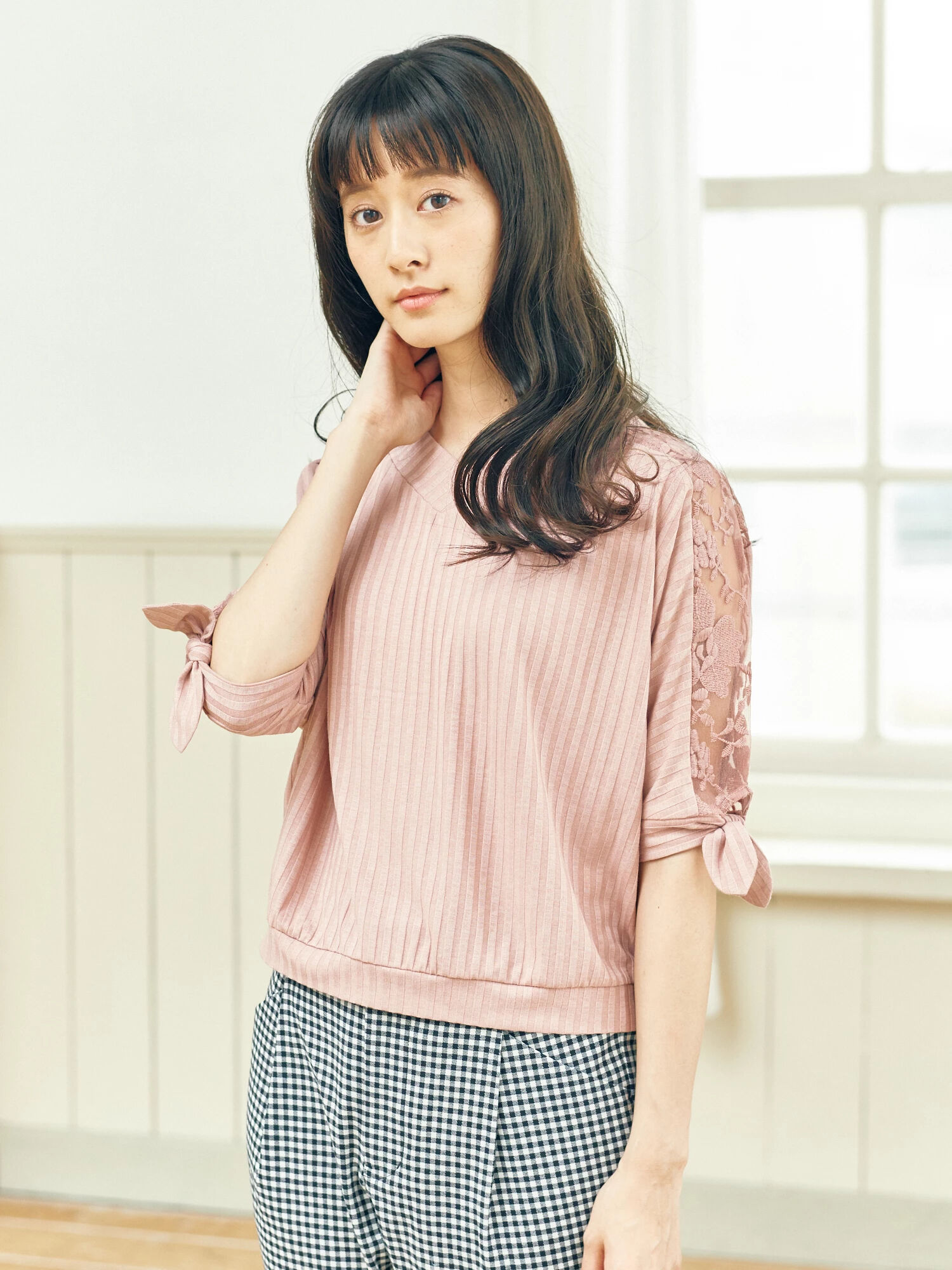 ・肩レーステレコVネックプルオーバー