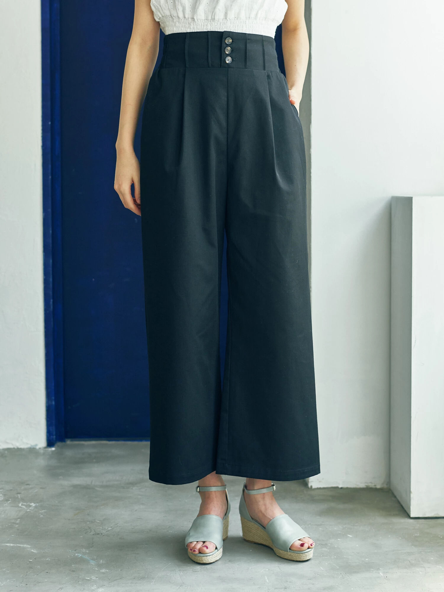 ・ウエストボタンパンツ