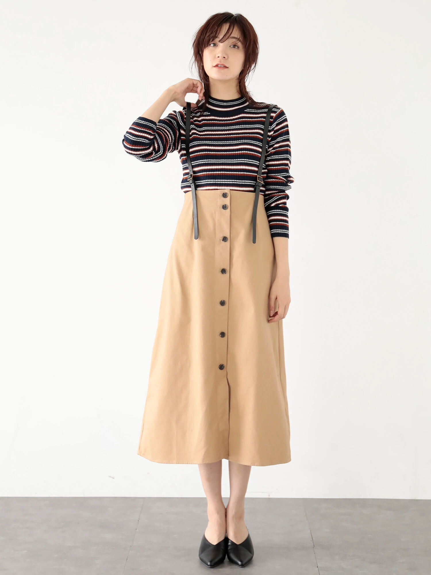 ・サスペンダー付きスカート