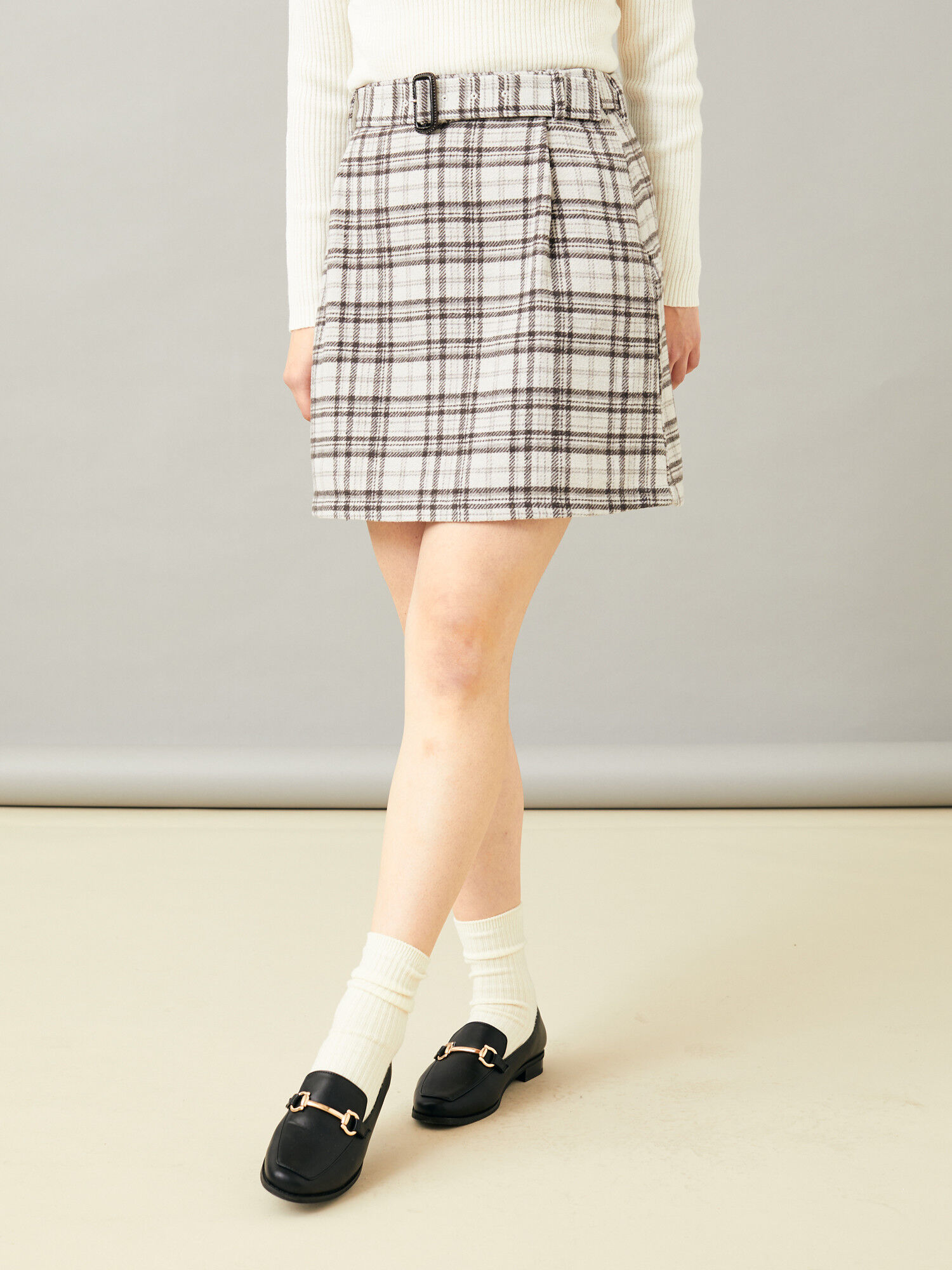 ベルト付き台形ミニスカート