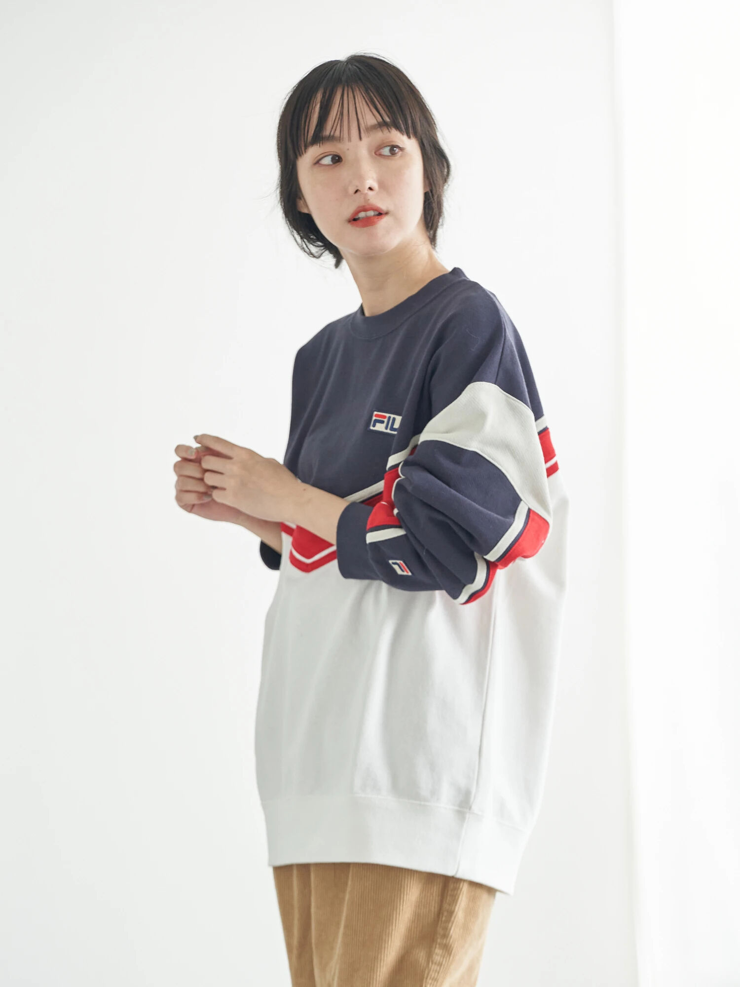 【6,000円(税込)以上のお買物で全国送料無料。】BTS FILA 切替トレーナー