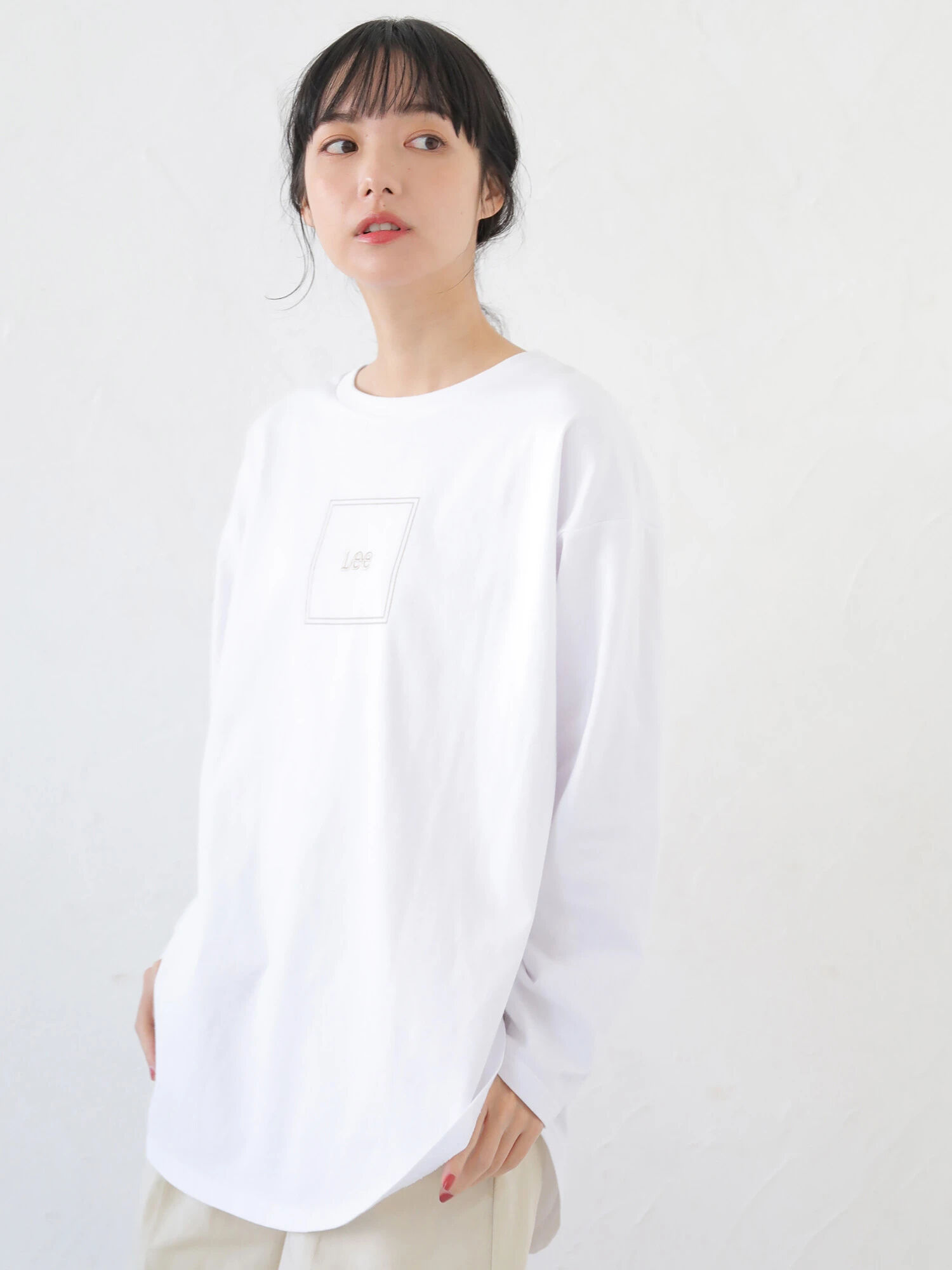 【6,000円(税込)以上のお買物で全国送料無料。】Lee×earth ロゴプリントTシャツ