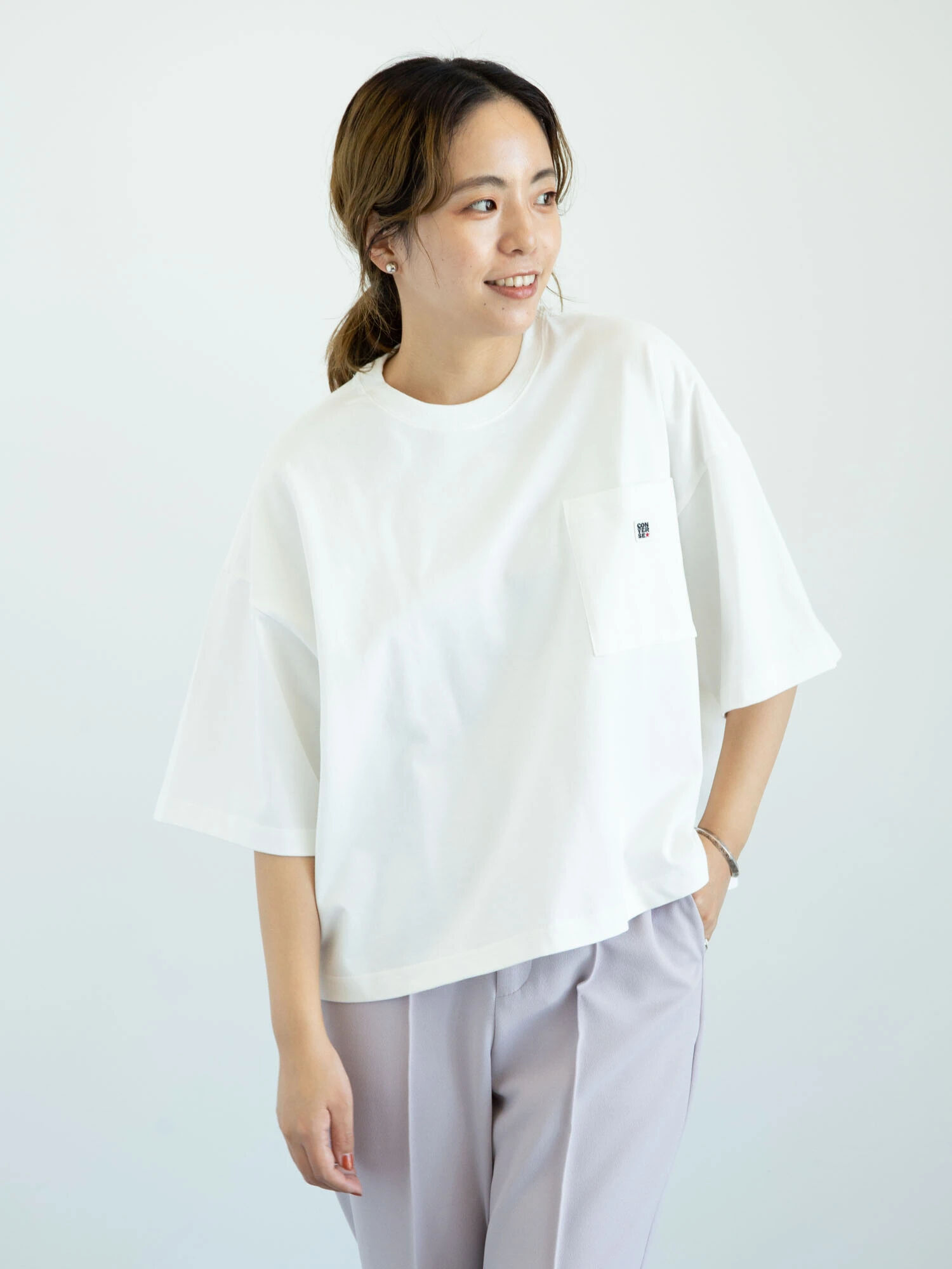 【6,000円(税込)以上のお買物で全国送料無料。】【WEB限定】CONVERSEワイドシルエットTシャツ