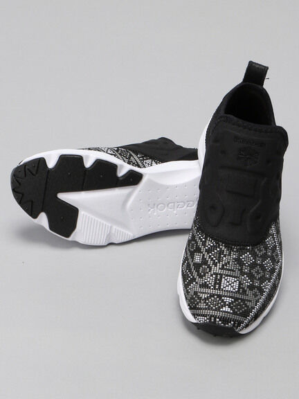 E hyphen world gallery × Reebok BD4460 FURYLITE SLIP ON GT