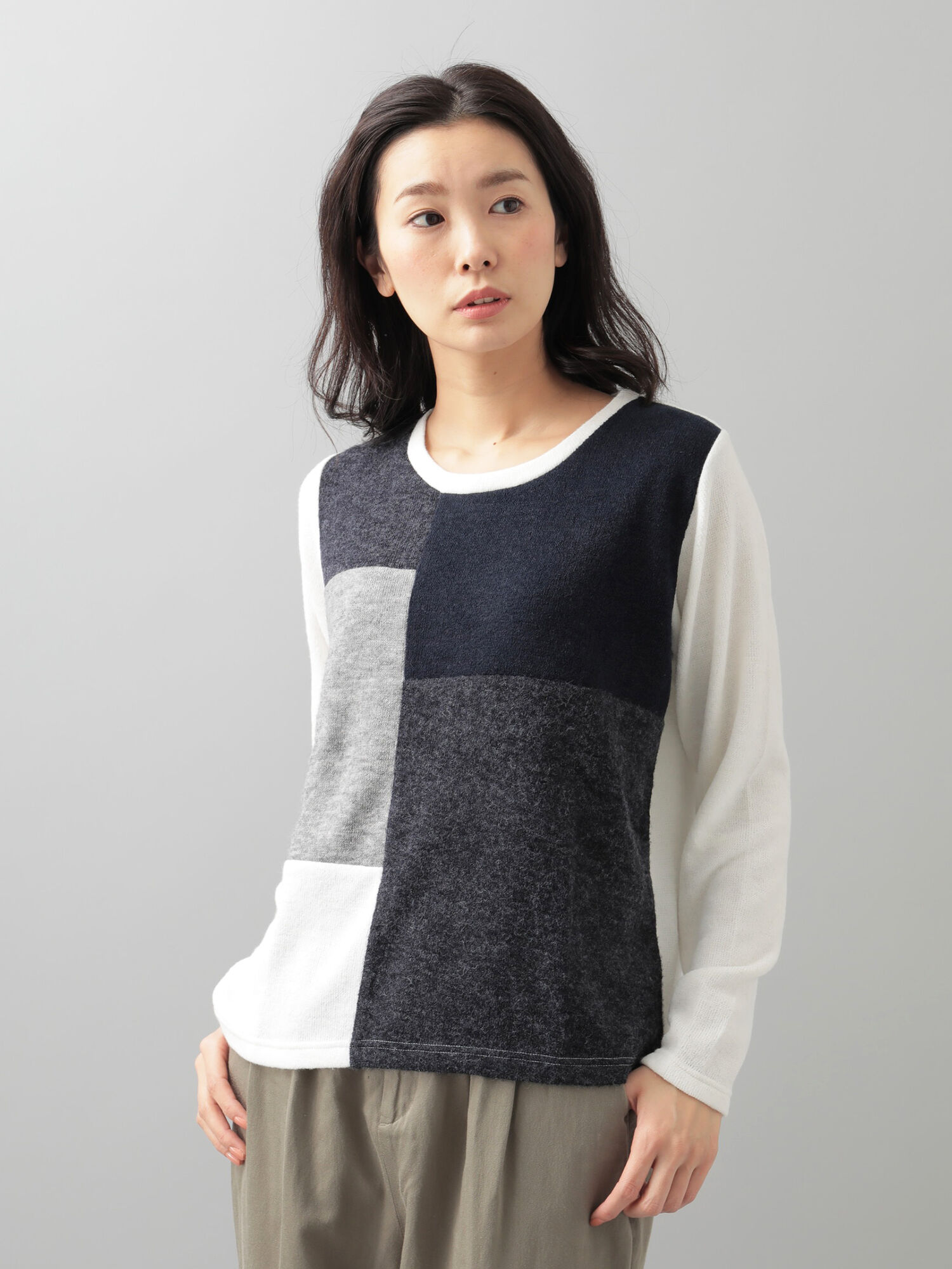 ・カラーブロッキング長袖プルオーバー