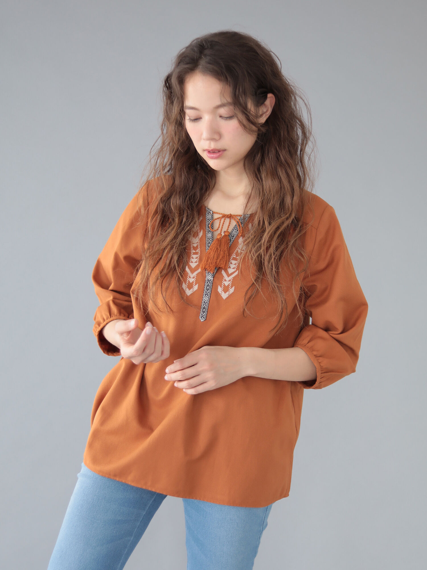 ・エステルビエラフロント刺繍チュニック