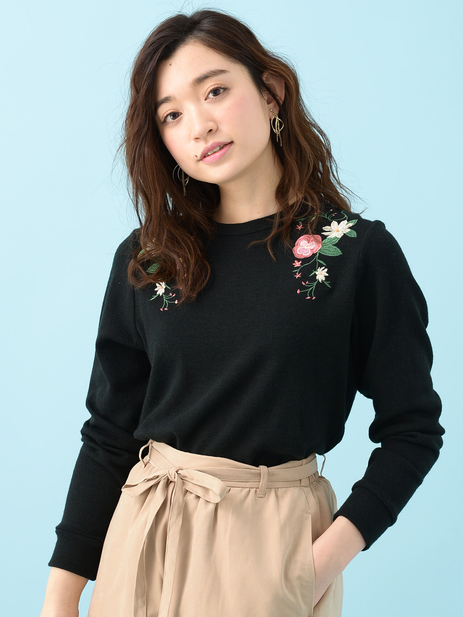 RAYCASSINFAVORI・RAY花刺繍プルオーバー