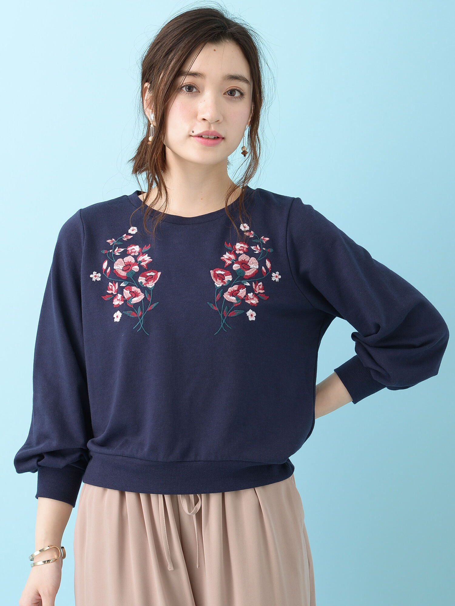 ・フロント刺繍カットプルオーバー