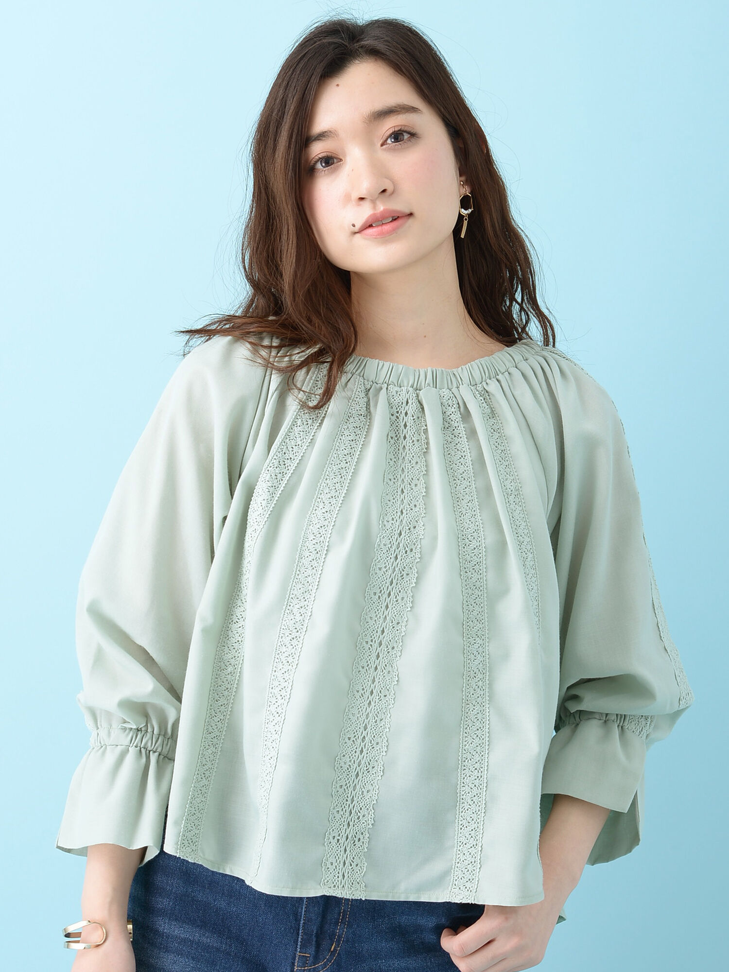 K・レース×オフショルダーブラウス