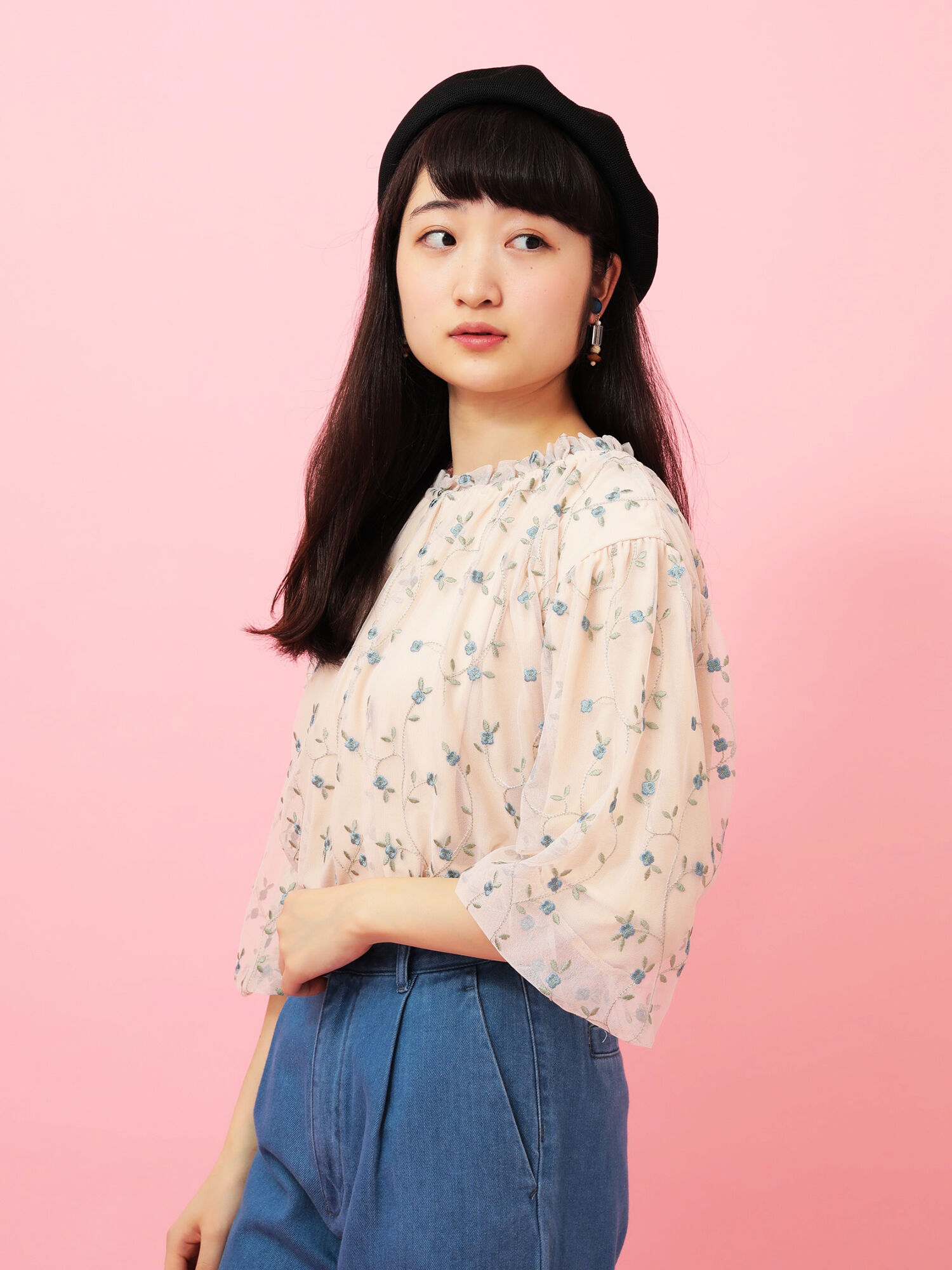 チュール刺繍バルーン袖ブラウス