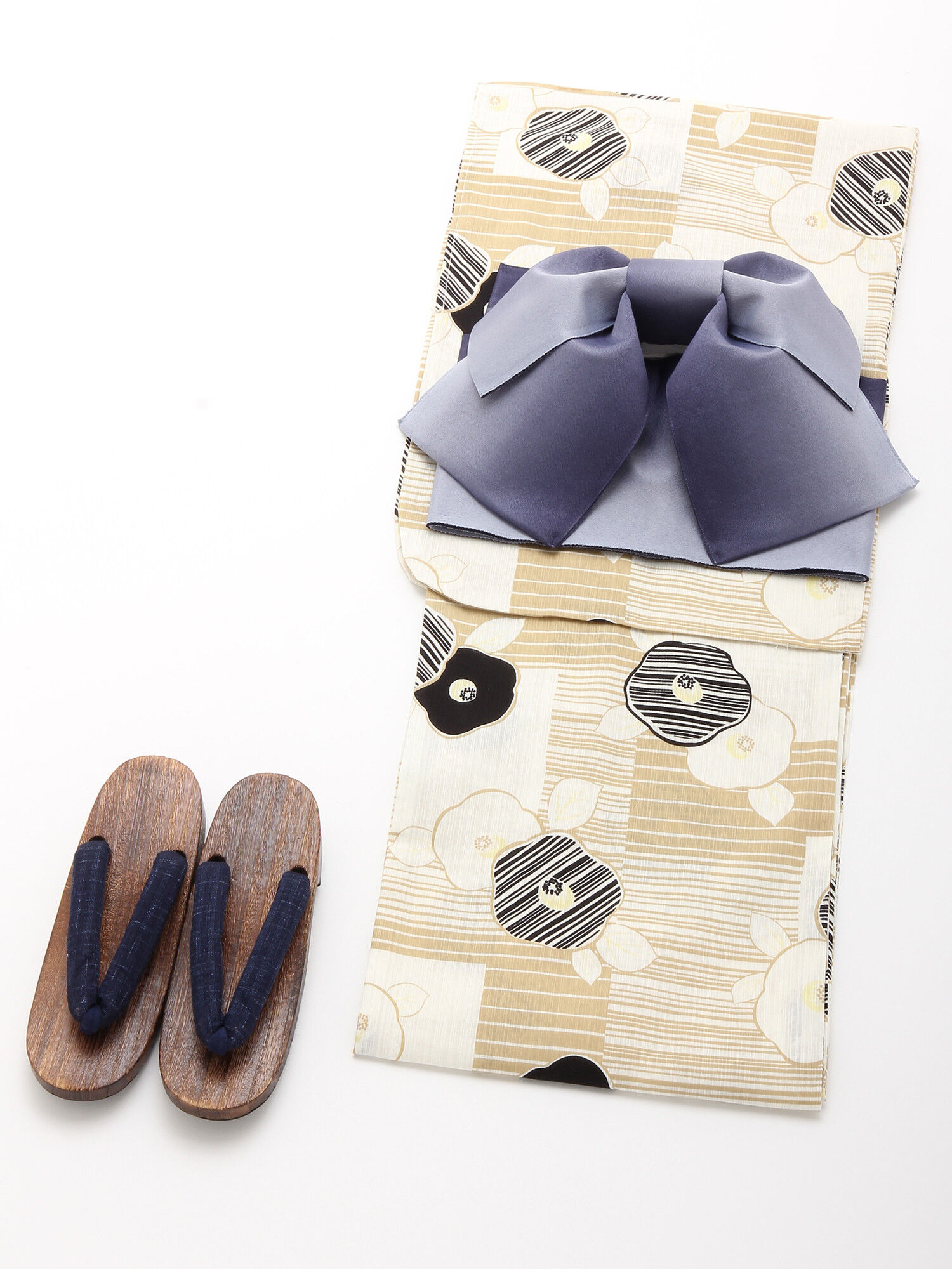 AMERICAN HOLIC (アメリカンホリック) モノトーン花柄浴衣