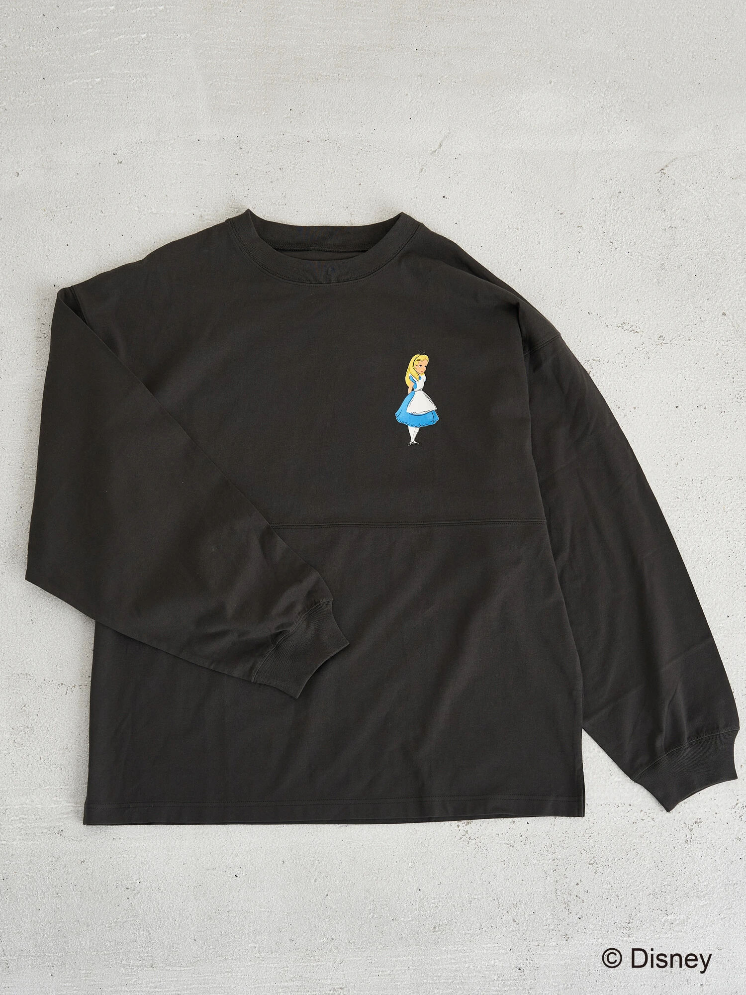 【6,000円(税込)以上のお買物で全国送料無料。】alice long sleeve tshirts