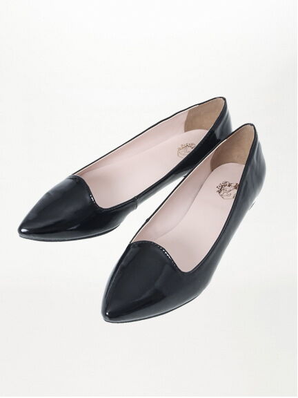ポインテッドトゥフラットパンプス