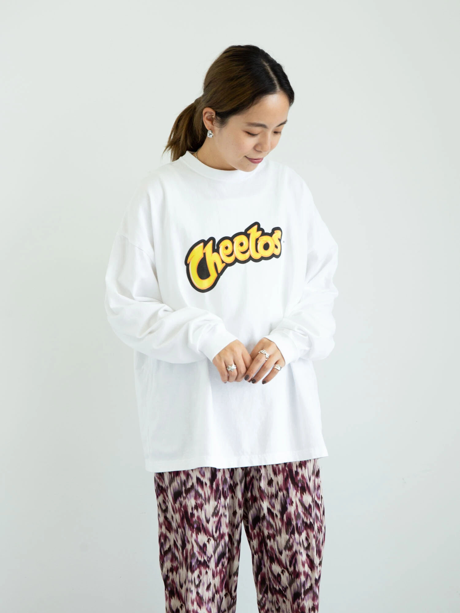 【6,000円(税込)以上のお買物で全国送料無料。】good snackロングTシャツ