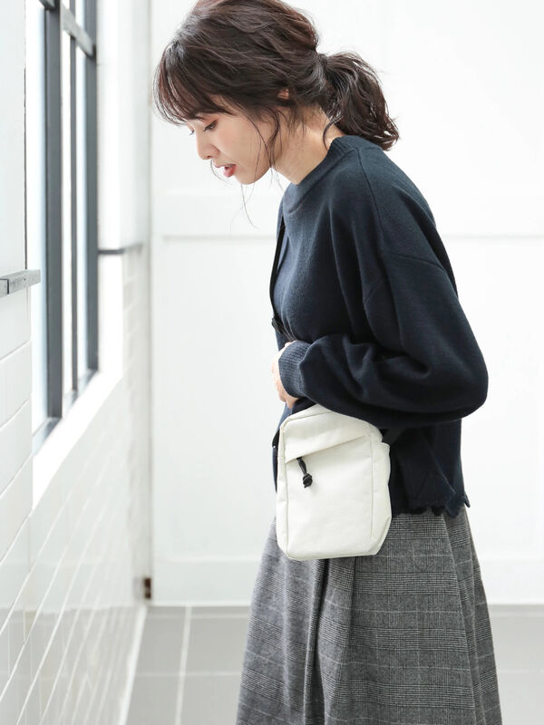 アウトレット ミニショルダーバッグ オフホワイト ブラック ピンク レッド ブルー ネイビー パープル Earth Music Ecology アースミュージックアンドエコロジー のレディースバッグ ポーチ j500 ファッション通販のstripe Club