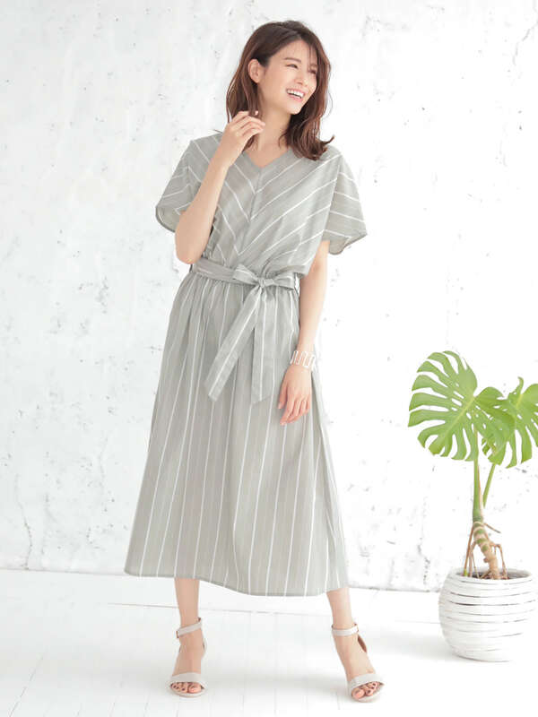 アウトレット バイアススストライプワンピース ベージュ サックスブルー Earth Music Ecology アースミュージックアンドエコロジー のレディースワンピース 1b96l0h0800 ファッション通販のstripe Club