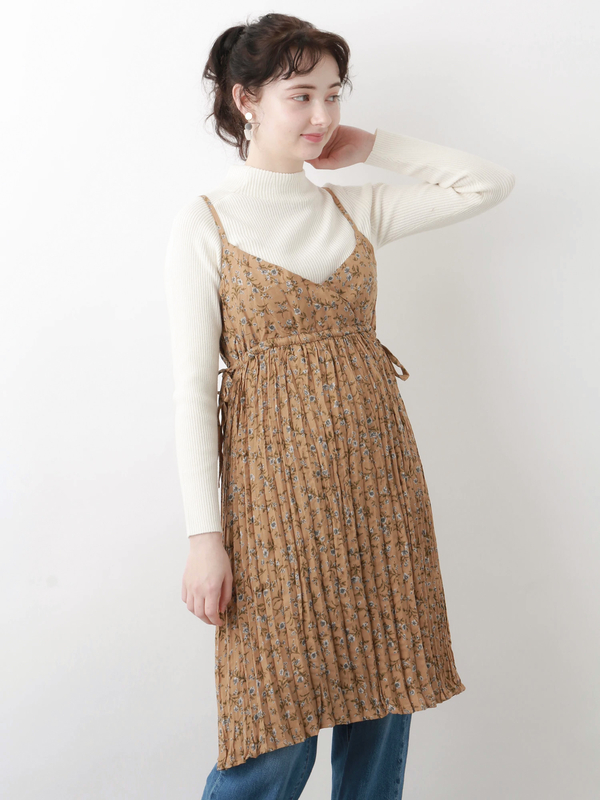 ミニ丈キャミワンピース ブラック ボルドー ベージュ Earth Music Ecology アースミュージックアンドエコロジー のレディース ワンピース 1d93l0h1600 ファッション通販のstripe Club