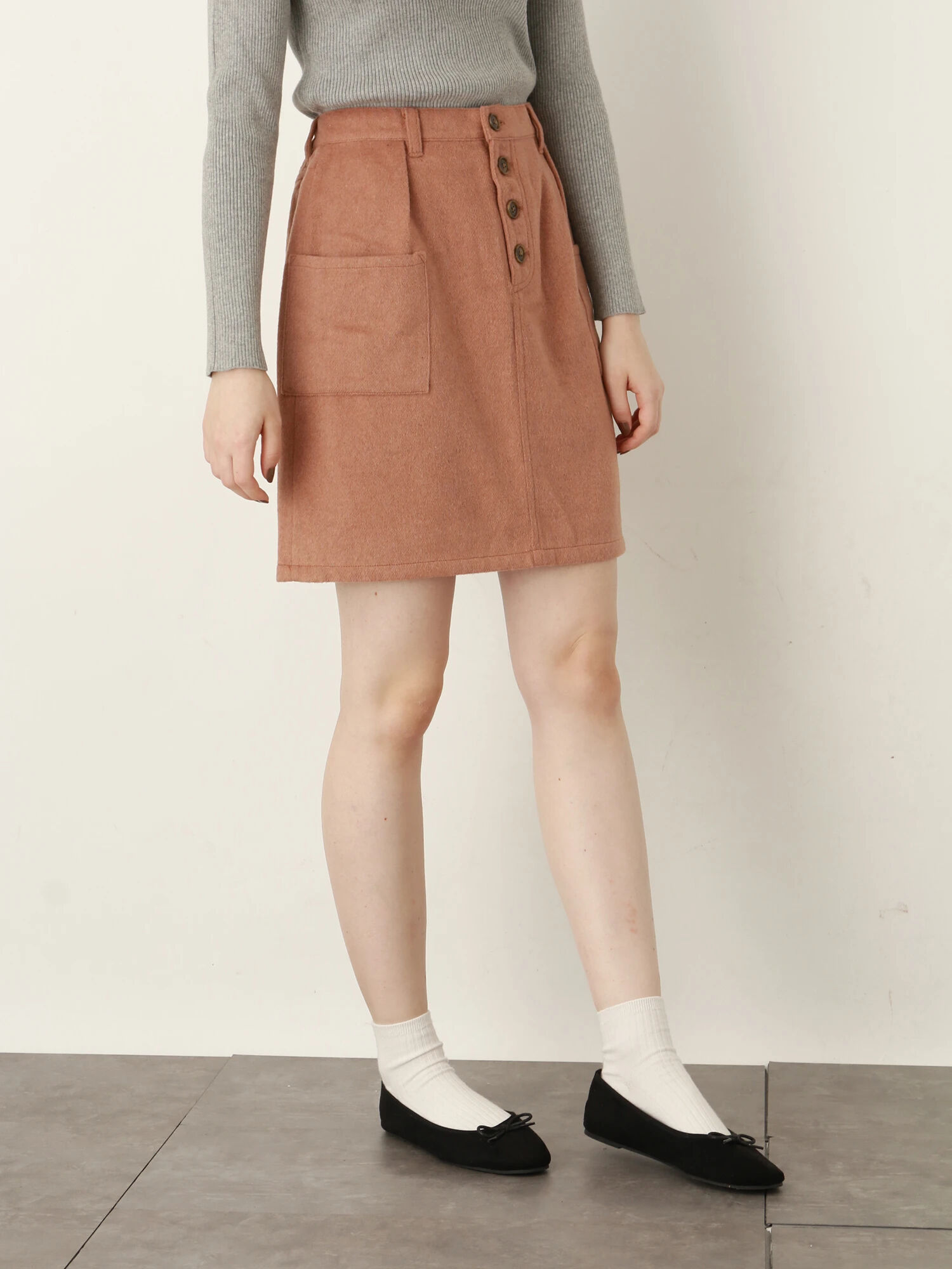 前ボタンミニスカート ベージュ ブラウン サーモンピンク Earth Music Ecology アースミュージックアンドエコロジー のレディース スカート 1d94l0l0100 ファッション通販のstripe Club