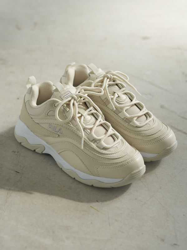 アウトレット Fila For Earth Ray アイボリー Earth Music Ecology アースミュージックアンドエコロジー のレディーススニーカー 1j01l6k00 ファッション通販のstripe Club