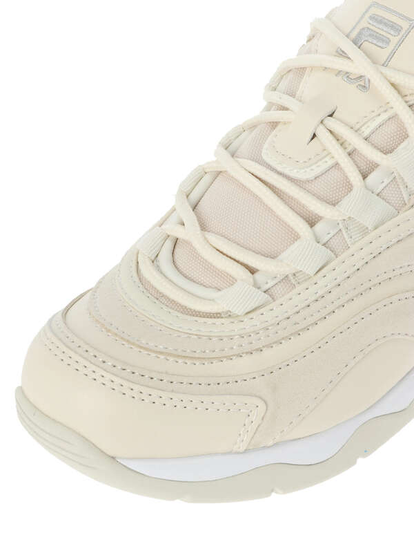 アウトレット Fila For Earth Ray アイボリー Earth Music Ecology アースミュージックアンドエコロジー のレディーススニーカー 1j01l6k00 ファッション通販のstripe Club