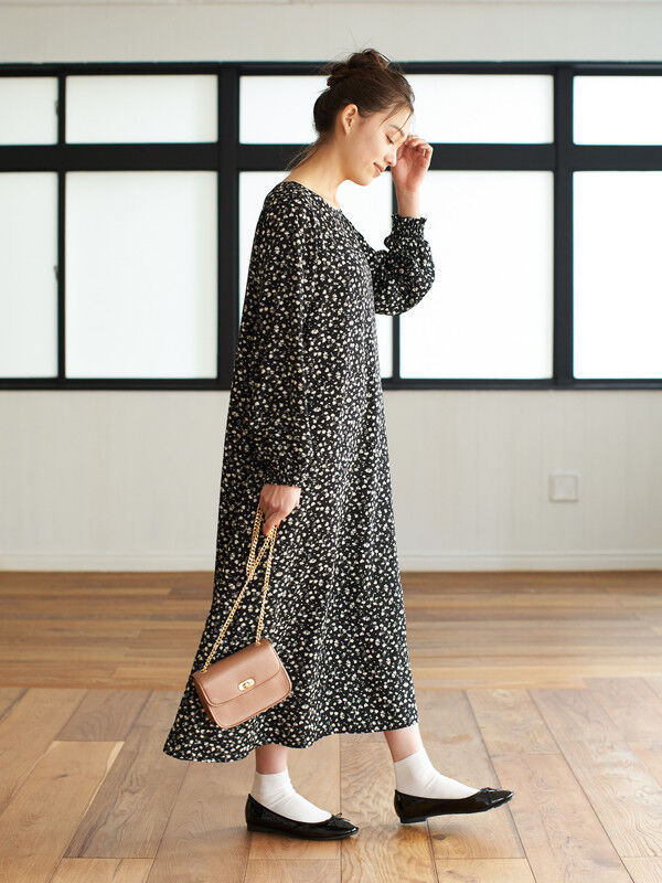 花柄プリントワンピース ブラック ボルドー ブラウン Earth Music Ecology アースミュージックアンドエコロジー のレディース ワンピース 1c97l0h00 ファッション通販のstripe Club