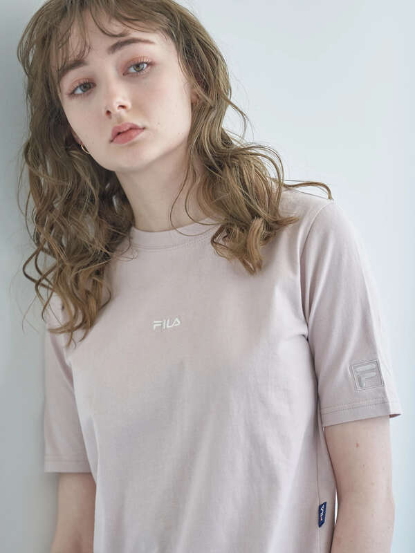 アウトレット Fila ミニロゴチビtシャツ ホワイト ブラック ピンク Earth Music Ecology アースミュージックアンドエコロジー のレディースカットソー 1j02l1c0500 ファッション通販のstripe Club