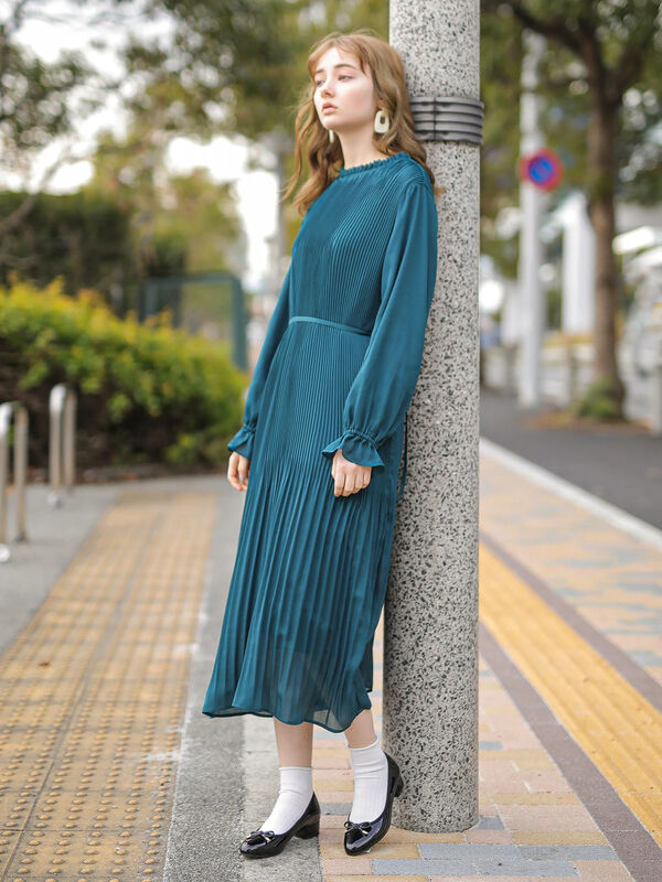 アウトレット 古着 プリーツワンピース ブラック ブルーグリーン ドット ドットブラック Earth Music Ecology アース ミュージックアンドエコロジー のレディースワンピース 1c01l0h0330 ファッション通販のstripe Club