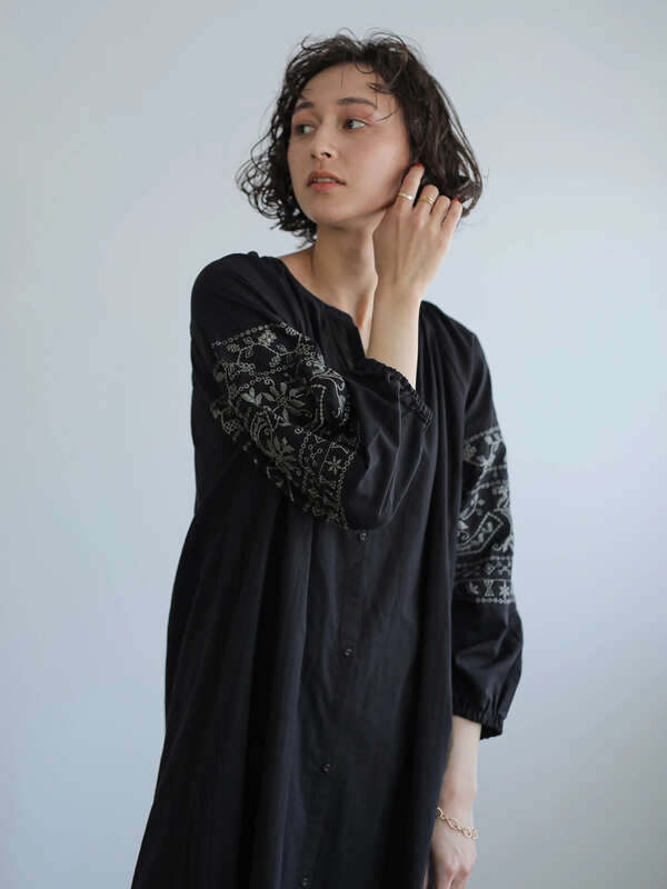 アウトレット エンブロイダリー刺繍ワンピース オフホワイト ブラック ベージュ ミント Earth Music Ecology アースミュージックアンドエコロジー のレディースワンピース 1c01l0h0600 ファッション通販のstripe Club