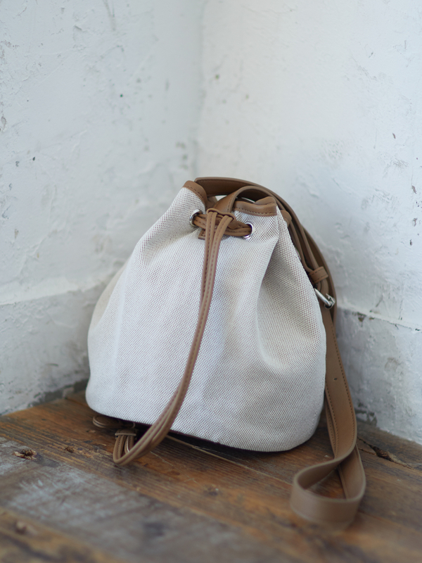 アウトレット 巾着ショルダーバッグ ブラック ダークブラウン キャメル Earth Music Ecology アースミュージック アンドエコロジー のレディースバッグ ポーチ 1c01l0j0300 ファッション通販のstripe Club