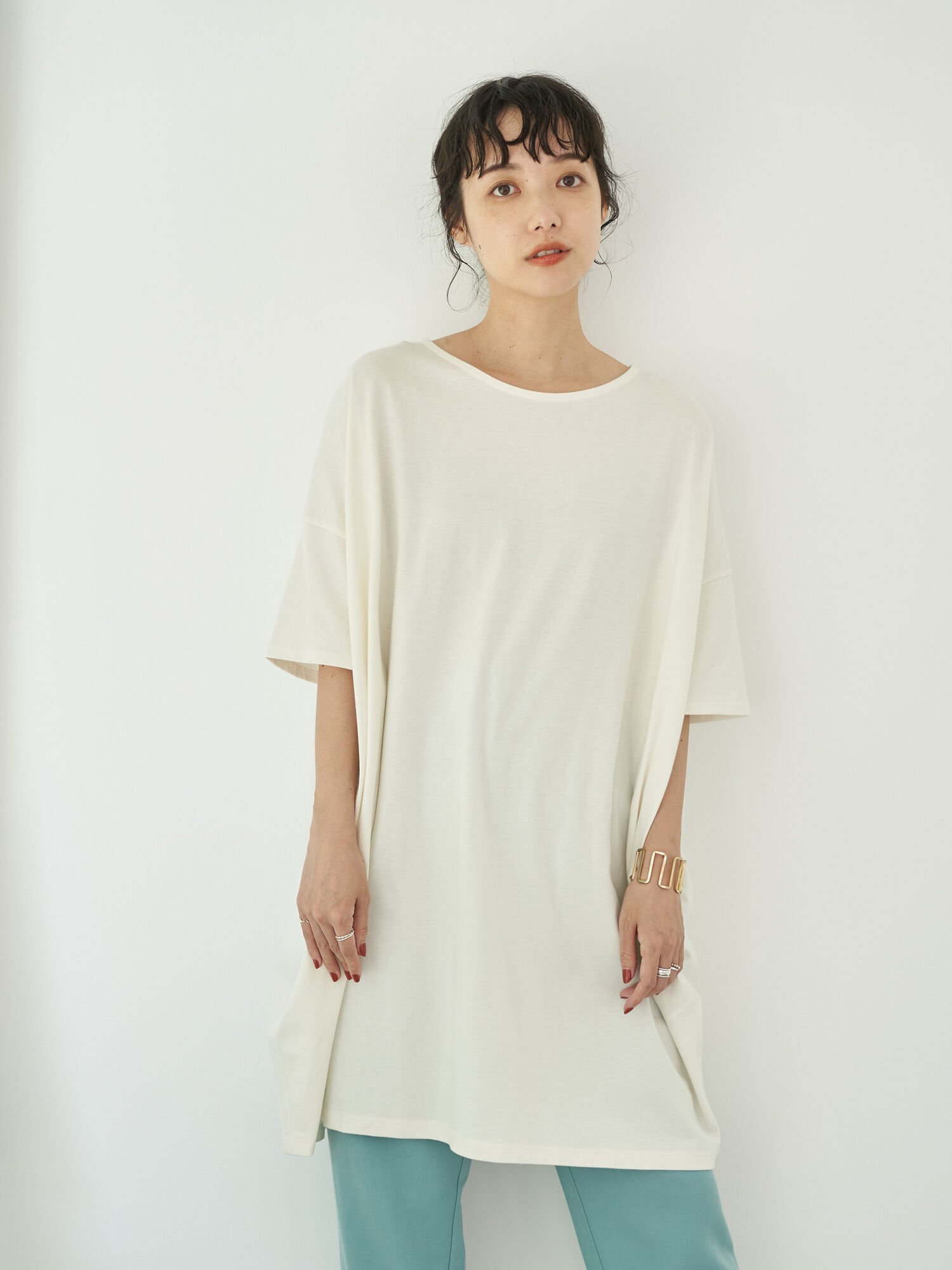 Aiされoとなカットソーチュニック Oライン アイボリー ブラック ピンク モカ ネイビー ダークグリーン Earth Music Ecology アースミュージックアンドエコロジー のレディースカットソー 1c02l1g0590 ファッション通販のstripe Club