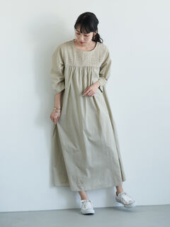 デコルテレースワンピース アイボリー ブラック グレーベージュ マスタード Earth Music Ecology アースミュージックアンドエコロジー のレディースワンピース 1c02l0h1090 ファッション通販のstripe Club