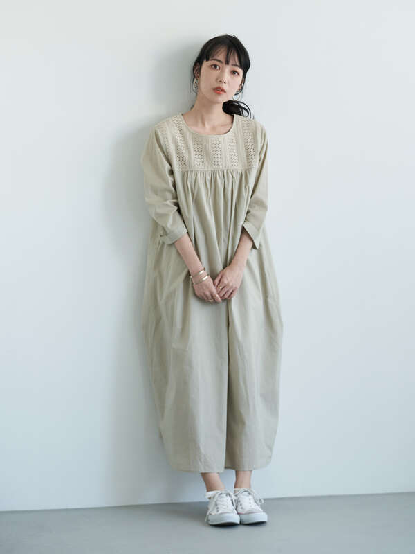 デコルテレースワンピース アイボリー ブラック グレーベージュ マスタード Earth Music Ecology アースミュージックアンドエコロジー のレディースワンピース 1c02l0h1090 ファッション通販のstripe Club