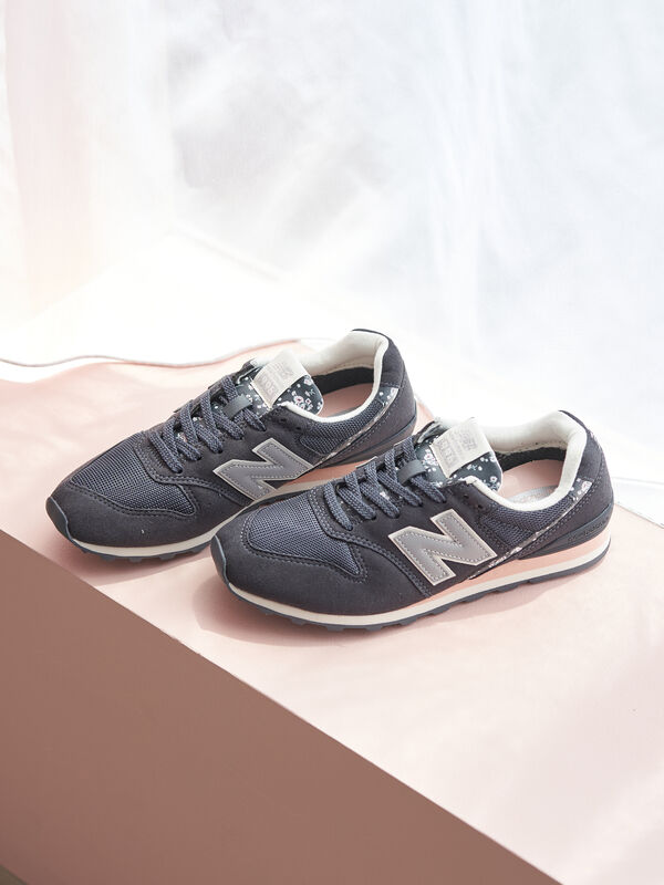 アウトレット Newbalance Earth Wl996 ネイビー Earth Music Ecology アースミュージックアンドエコロジー のレディーススニーカー 1j03l6k0100 ファッション通販のstripe Club