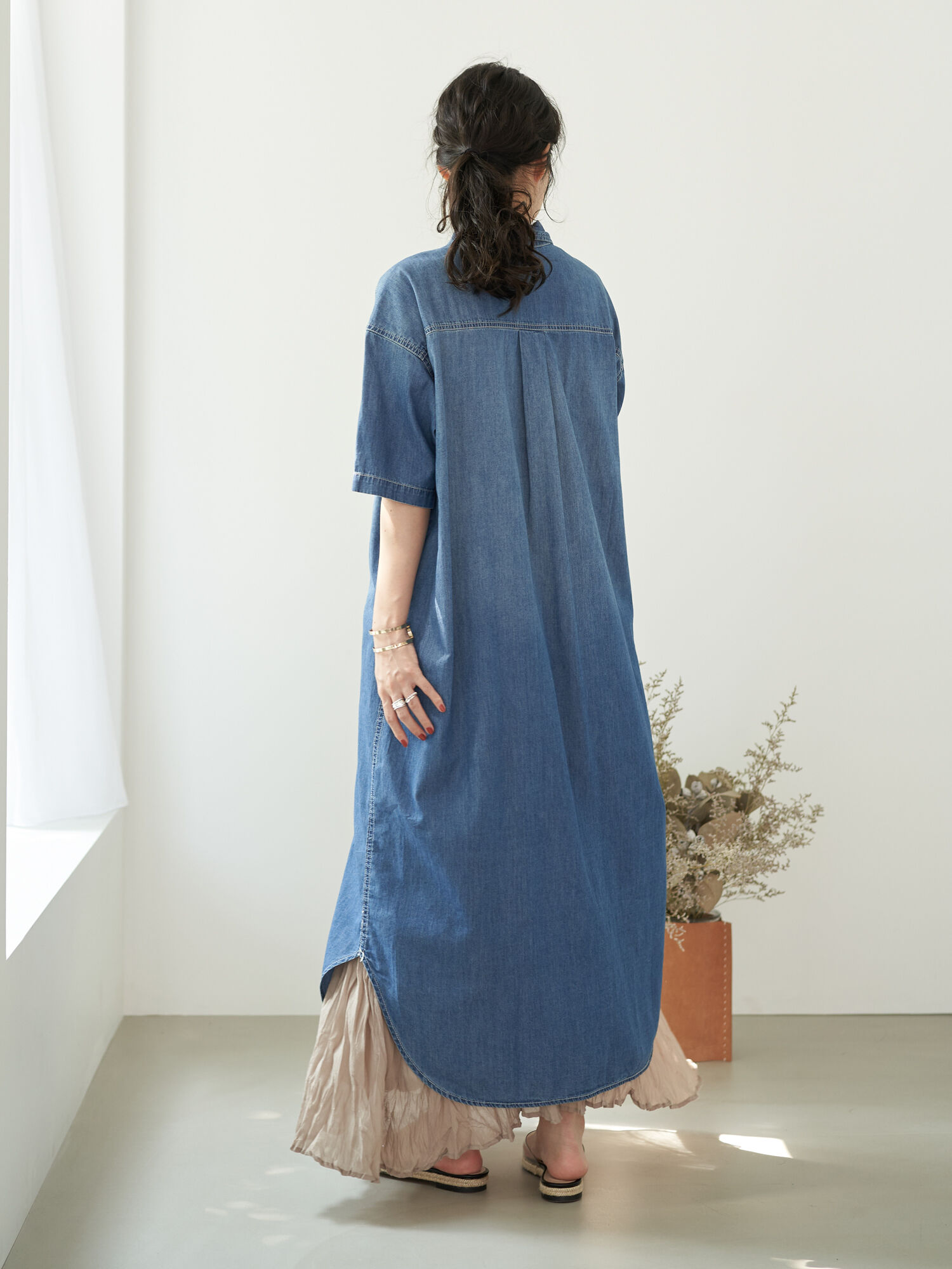 半袖デニムワンピース サックスブルー ライトインディゴ Earth Music Ecology アースミュージックアンドエコロジー のレディース ワンピース 1c06l0h00 ファッション通販のstripe Club