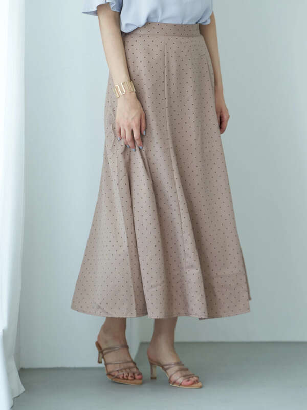アウトレット アソート柄セミフレアスカート アイボリー ドット フラワーベージュ フラワーブラック フラワー ドットブラック Earth Music Ecology アースミュージックアンドエコロジー のレディーススカート 1b06l0l0500 ファッション通販のstripe Club