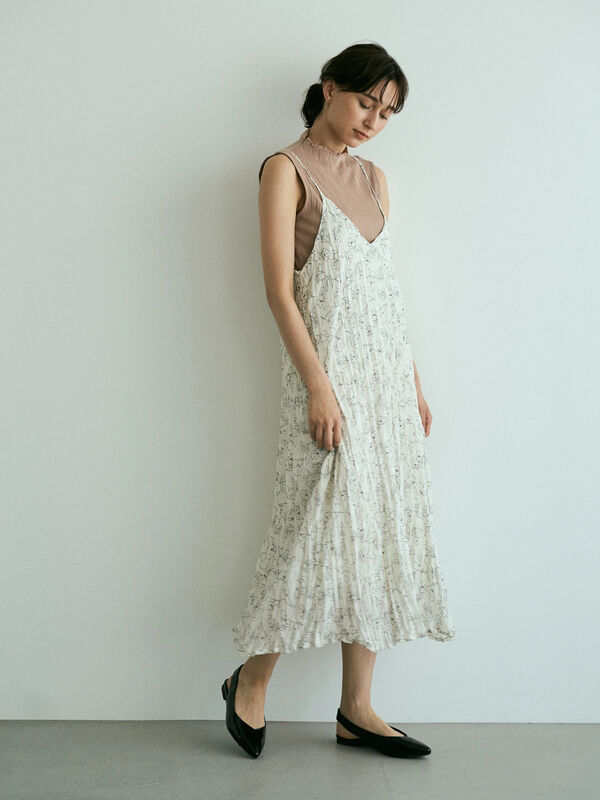 ワッシャーキャミワンピース ドット フラワーブラック フラワー ドットブラック Earth Music Ecology アースミュージックアンドエコロジー のレディースワンピース 1c06l0h0500 ファッション通販のstripe Club