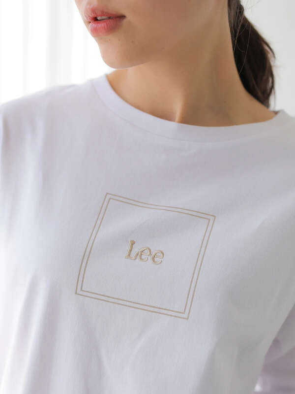 Lee Earth ロゴプリントtシャツ ホワイト ブラック Earth Music Ecology アースミュージックアンドエコロジー のレディースカットソー 1j11l1c0900 ファッション通販のstripe Club Lee Earth ロゴプリントtシャツ ホワイト ブラック Earth Music Ecology アースミュージックアンドエコロジー のレディースカットソー 1j11l1c0900 ファッション通販のstripe Club